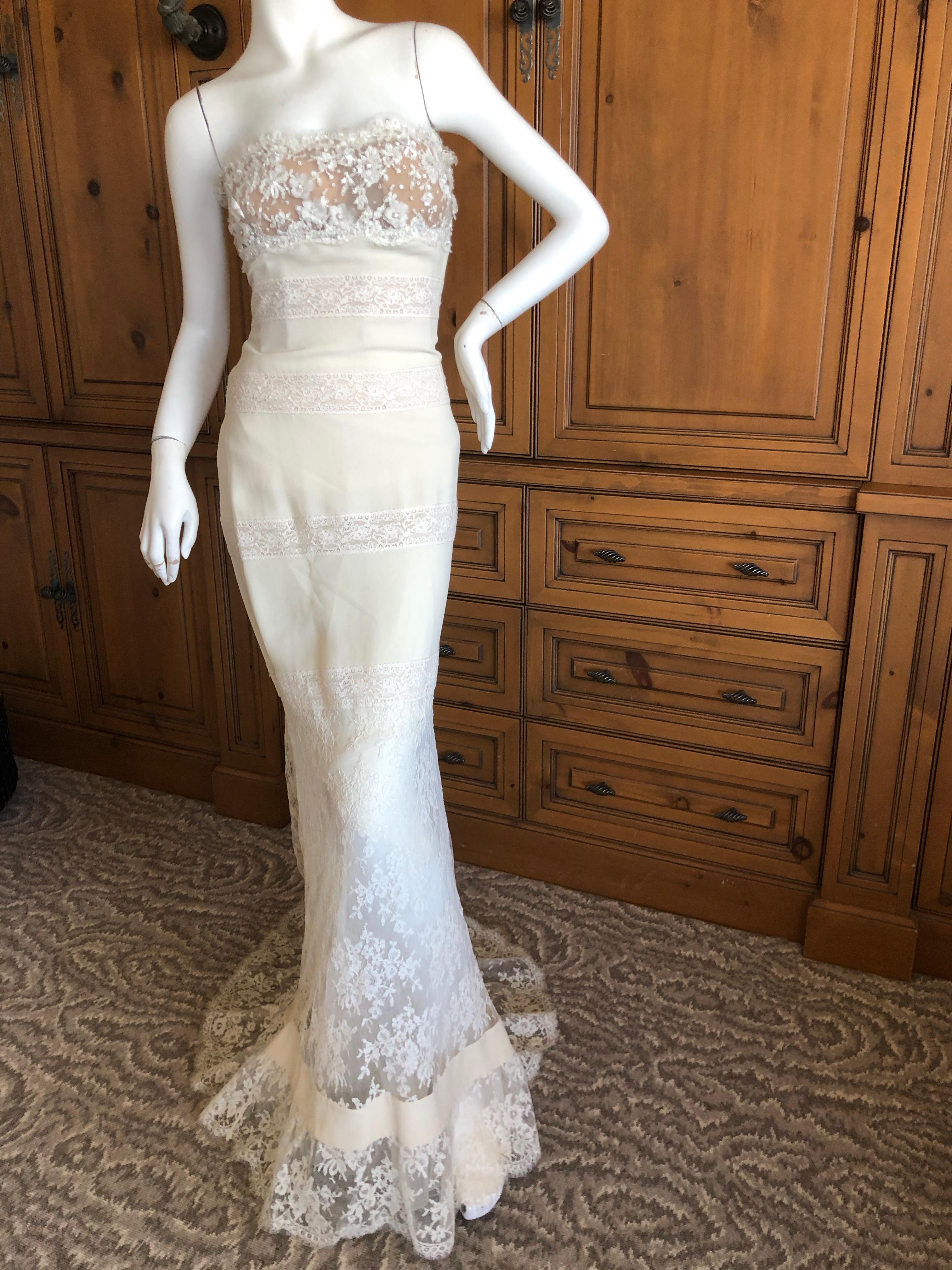 Valentino Vintage Lace Wedding or Evening Dress with Train In Excellent Condition For Sale In Cloverdale, CA