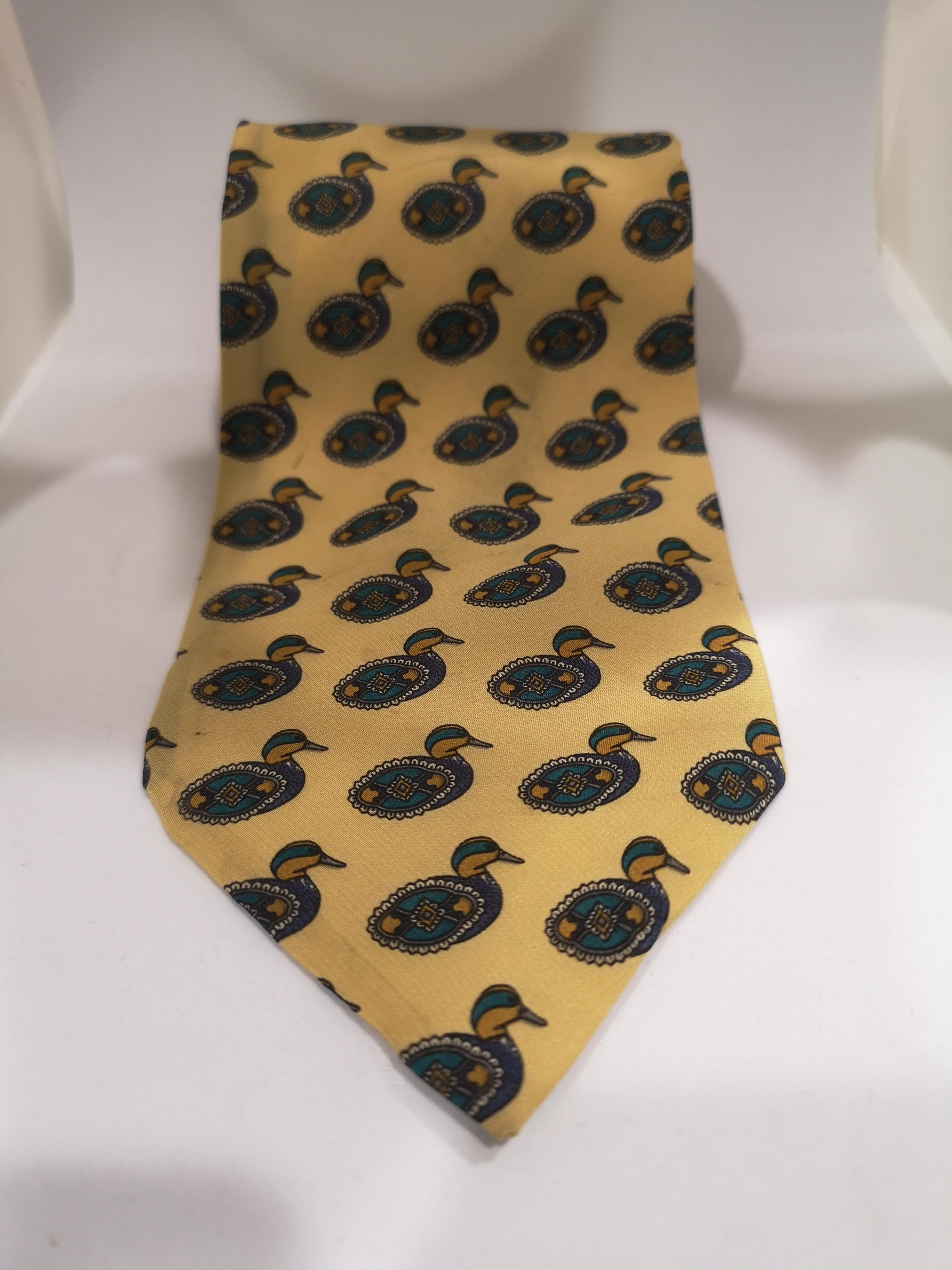 Women's or Men's Valentino vintage light yellow ducks silk tie