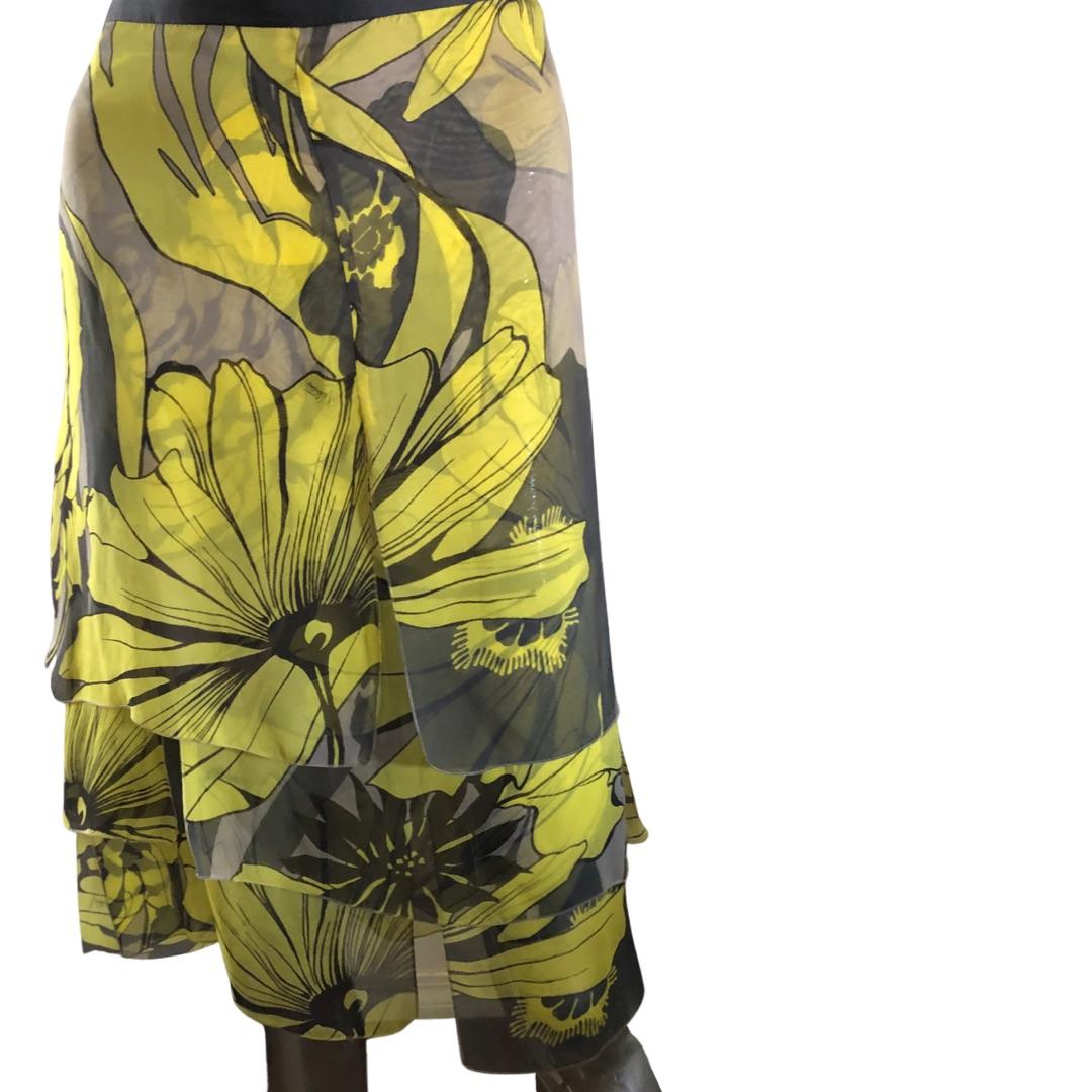 Women's Valentino Italy Signature Chartreuse Floral Silk Print Tiered Skirt Size 12 For Sale