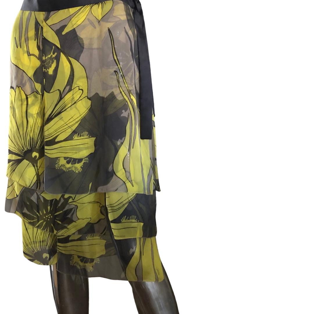 Valentino Italy Signature Chartreuse Floral Silk Print Tiered Skirt Size 12 For Sale 3