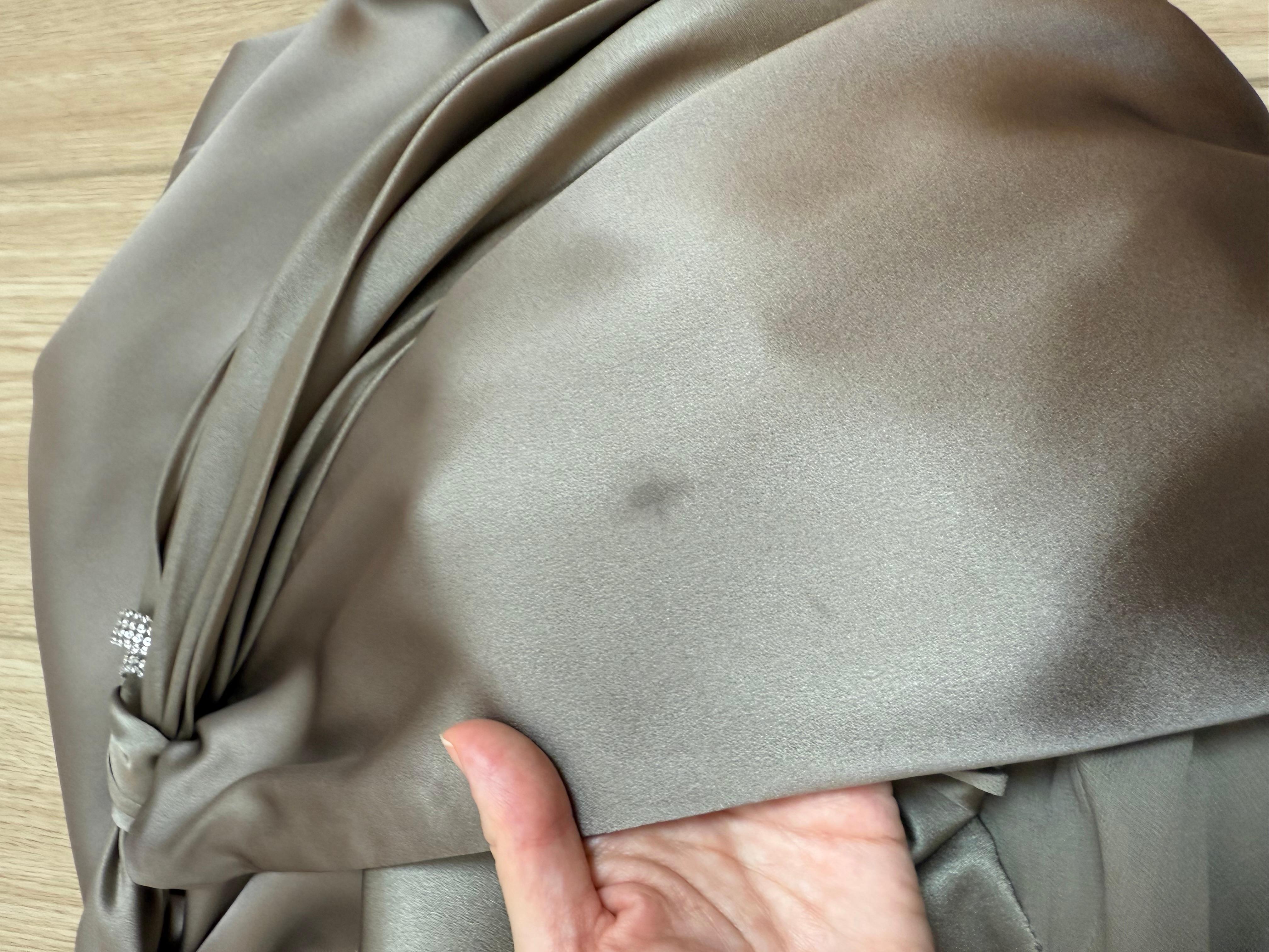 VALENTINO Vintage Silk Crystal Embellished Pewter Evening Gown Maxi Dress in vendita 4