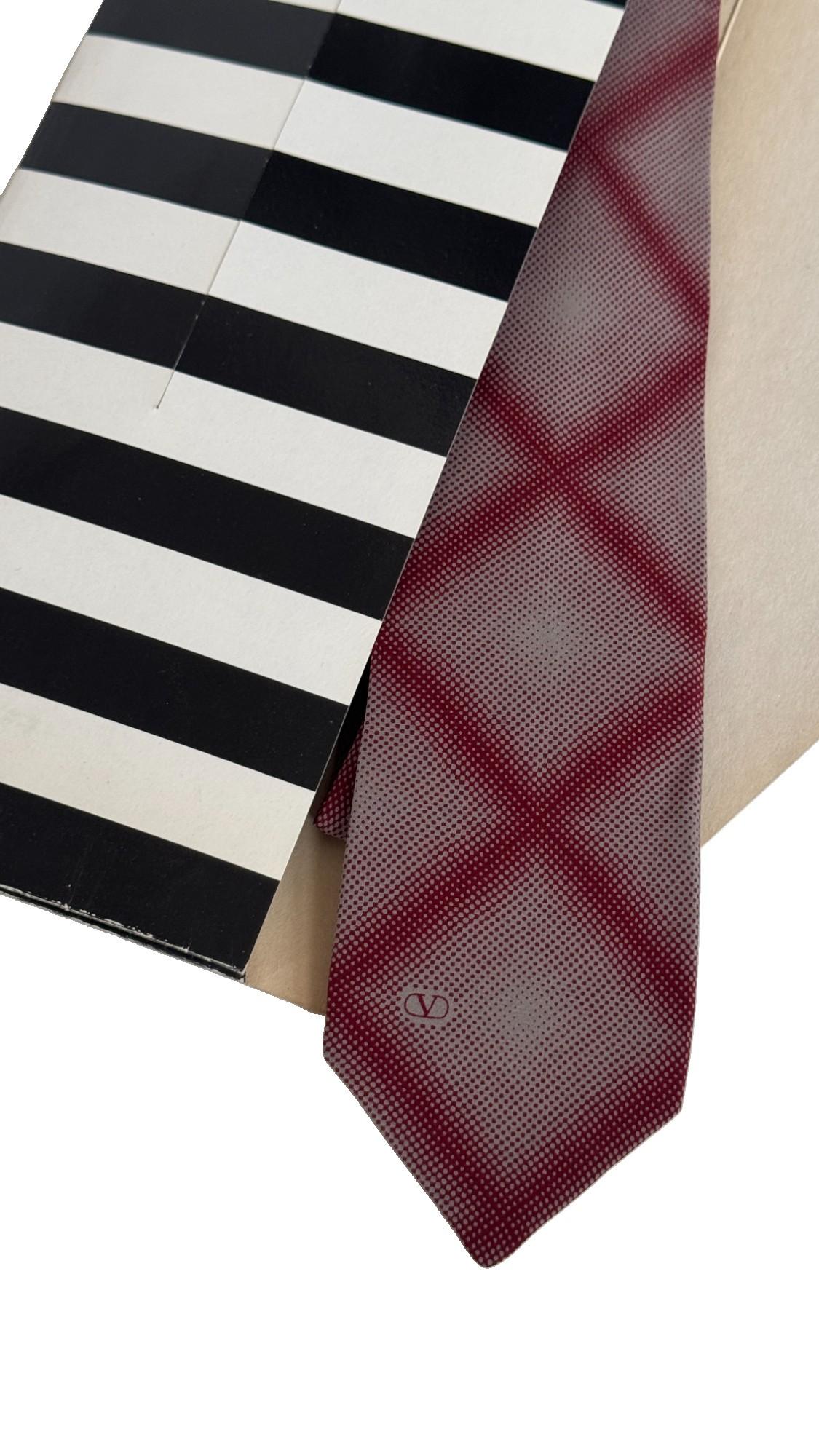 Valentino Vintage Tie – Burgundy and Grey Geometric Pattern – Made in Italy in vendita 6