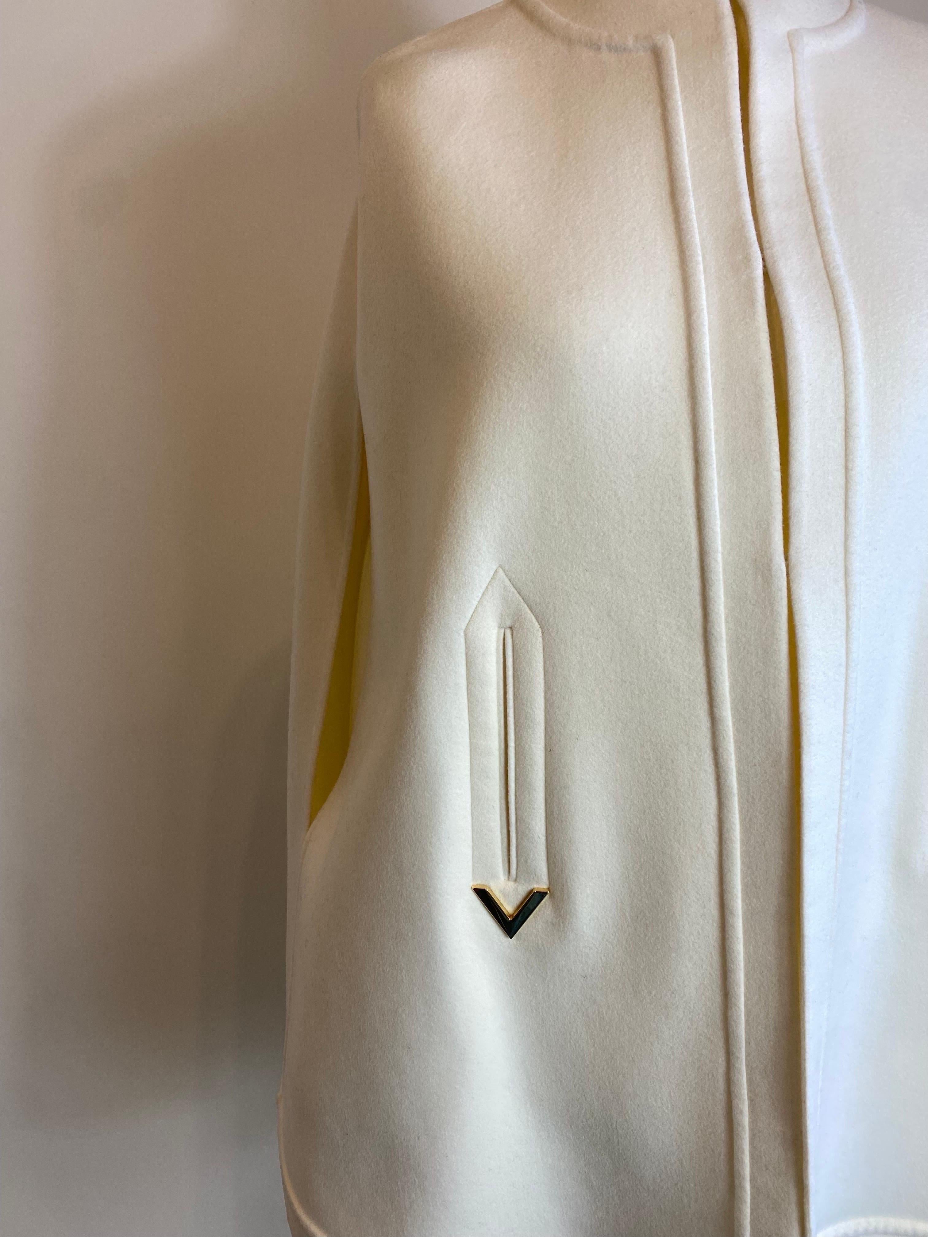Valentino Virgin wool & cashmere White Cape In Excellent Condition In Carnate, IT