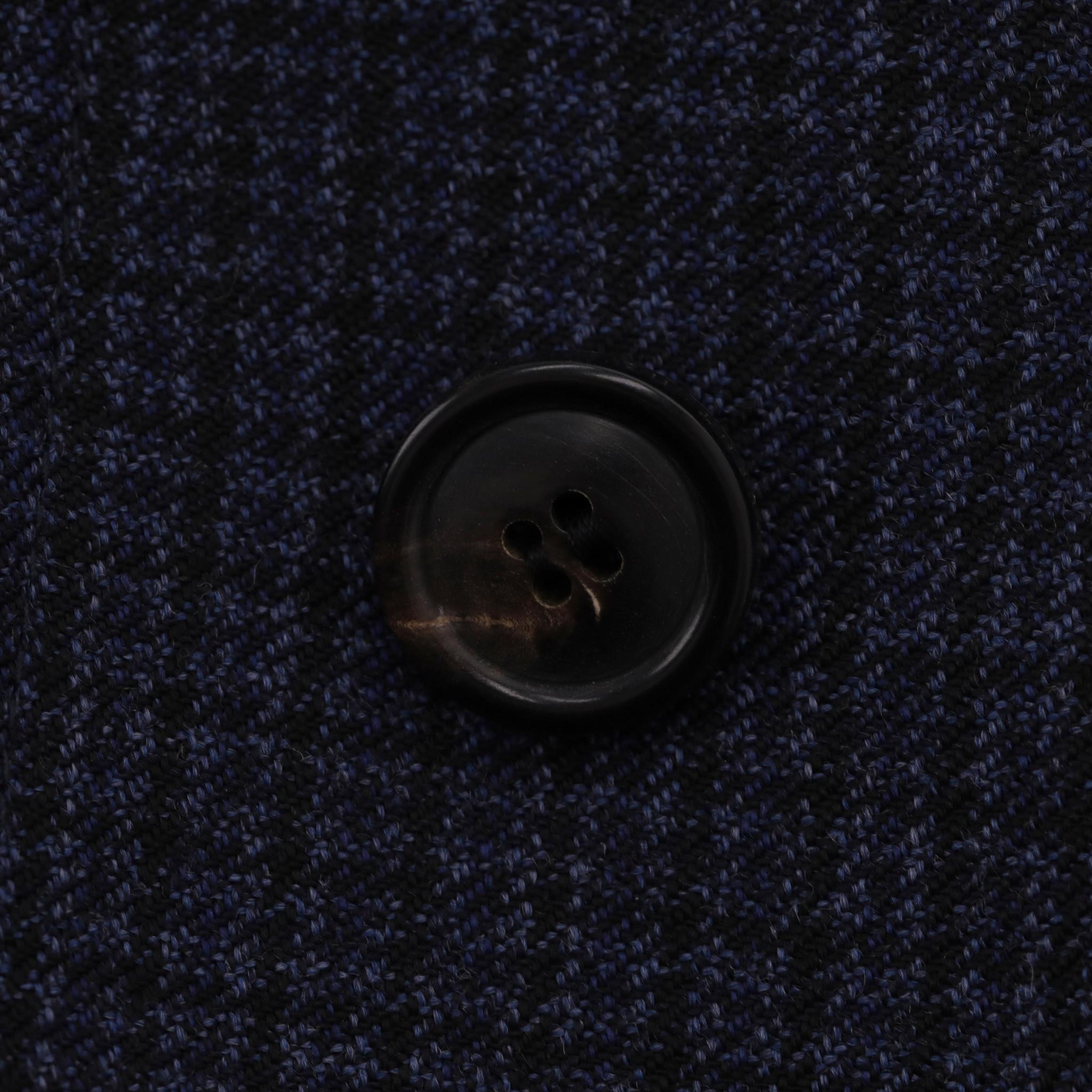 Valentino Giacca con cintura con logo V.I.I. in tweed di lana vergine in vendita 2