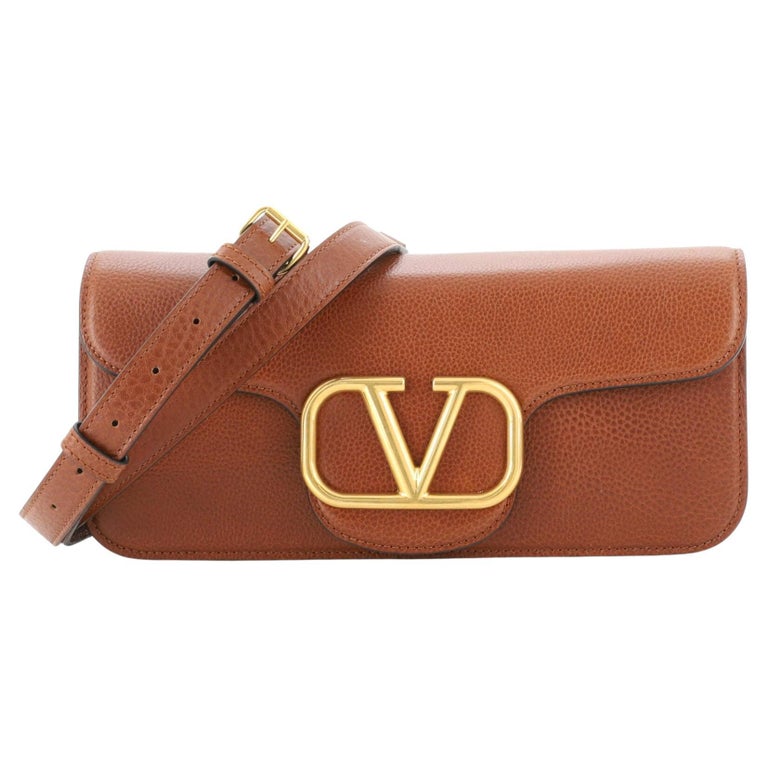 VLogo Black Leather Medium Shoulder Bag