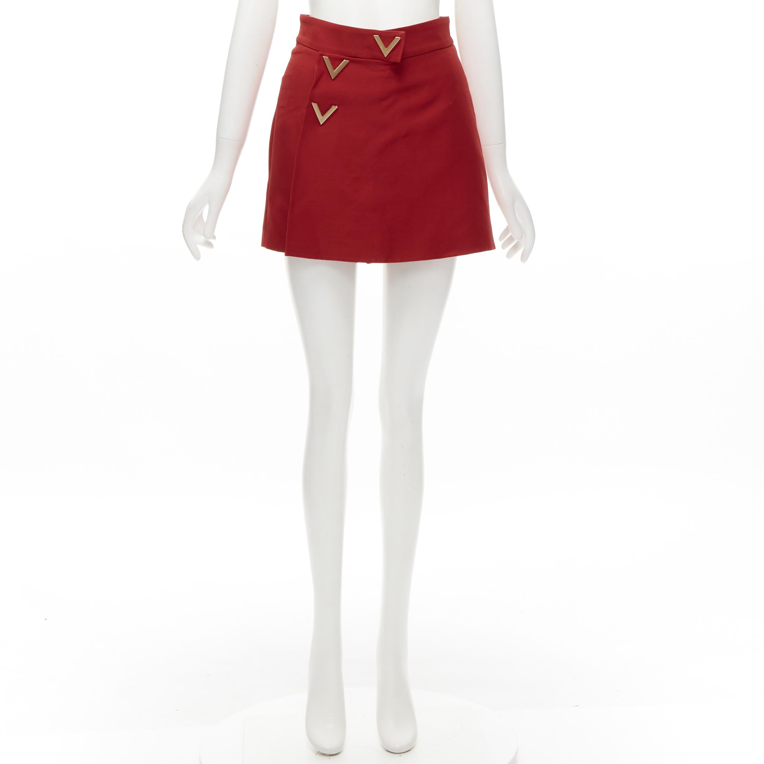 VALENTINO VLOGO gold tone V button red wool silk 60's mini skirt skorts IT38 XS 5