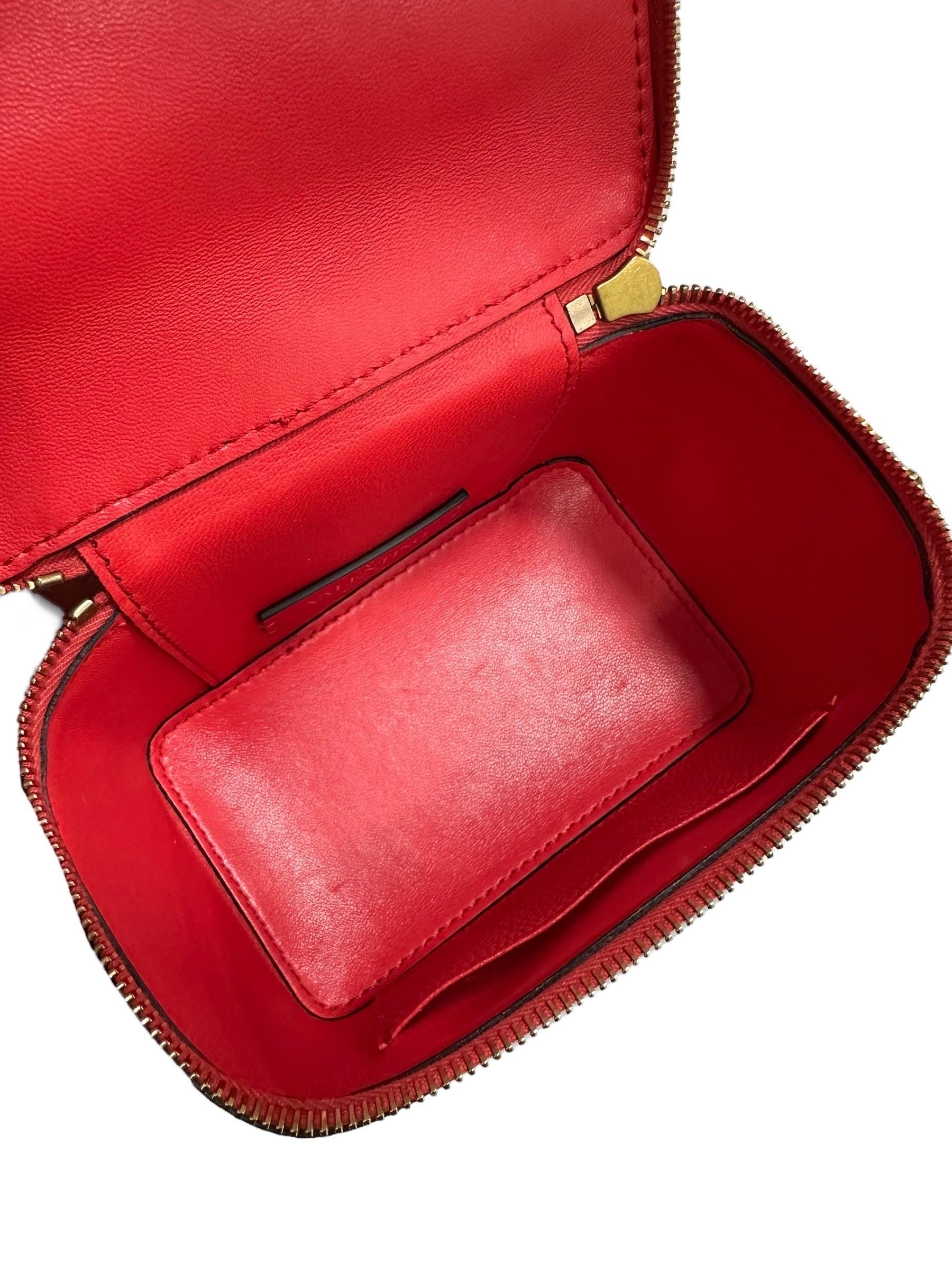 Valentino VLogo Micro Beauty Rosso Borsa a Tracolla For Sale 11