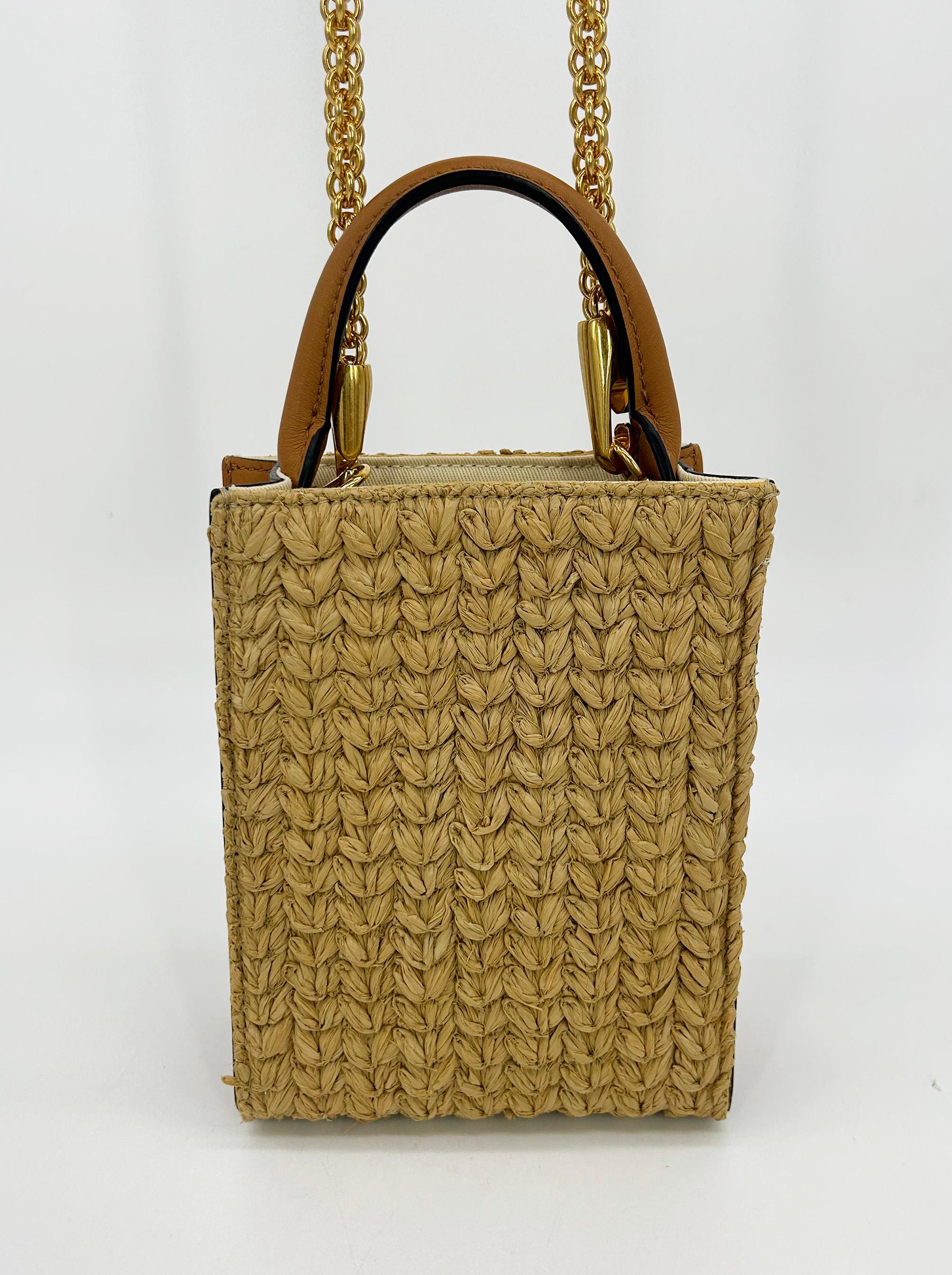 Marron Valentino - Pochette en raphia Nord-Sud en vente