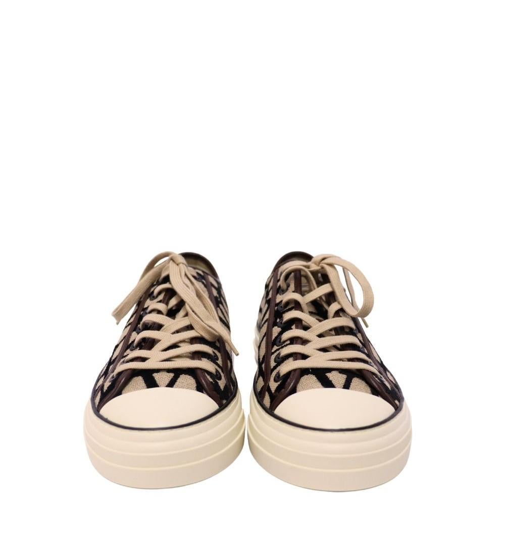 Beige Valentino VLOGO Toile Low Top Sneaker Size EU 43.5 For Sale