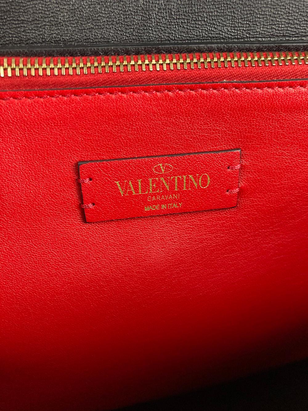 Valentino - Sac à bandoulière moyen VRING en vente 5