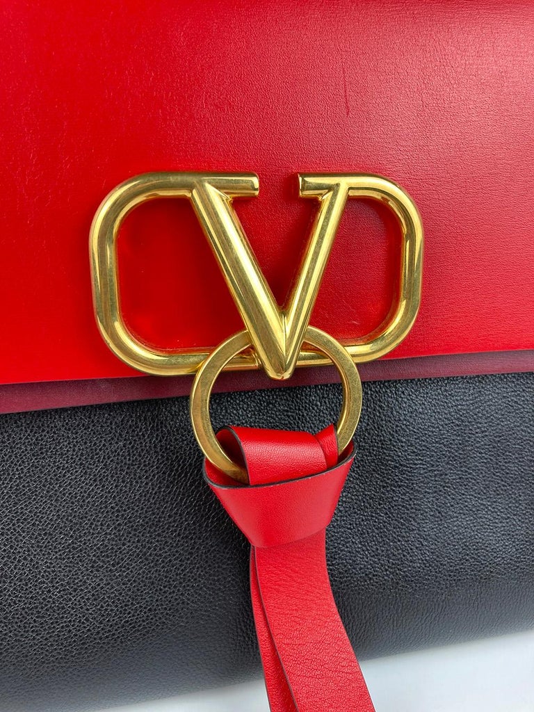 Valentino - Sac à bandoulière moyen VRING En vente sur 1stDibs