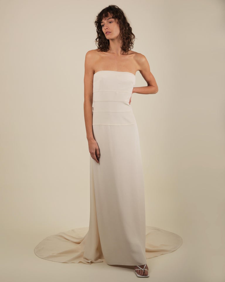 Valentino abito da sposa avorio senza spalline, con corpetto