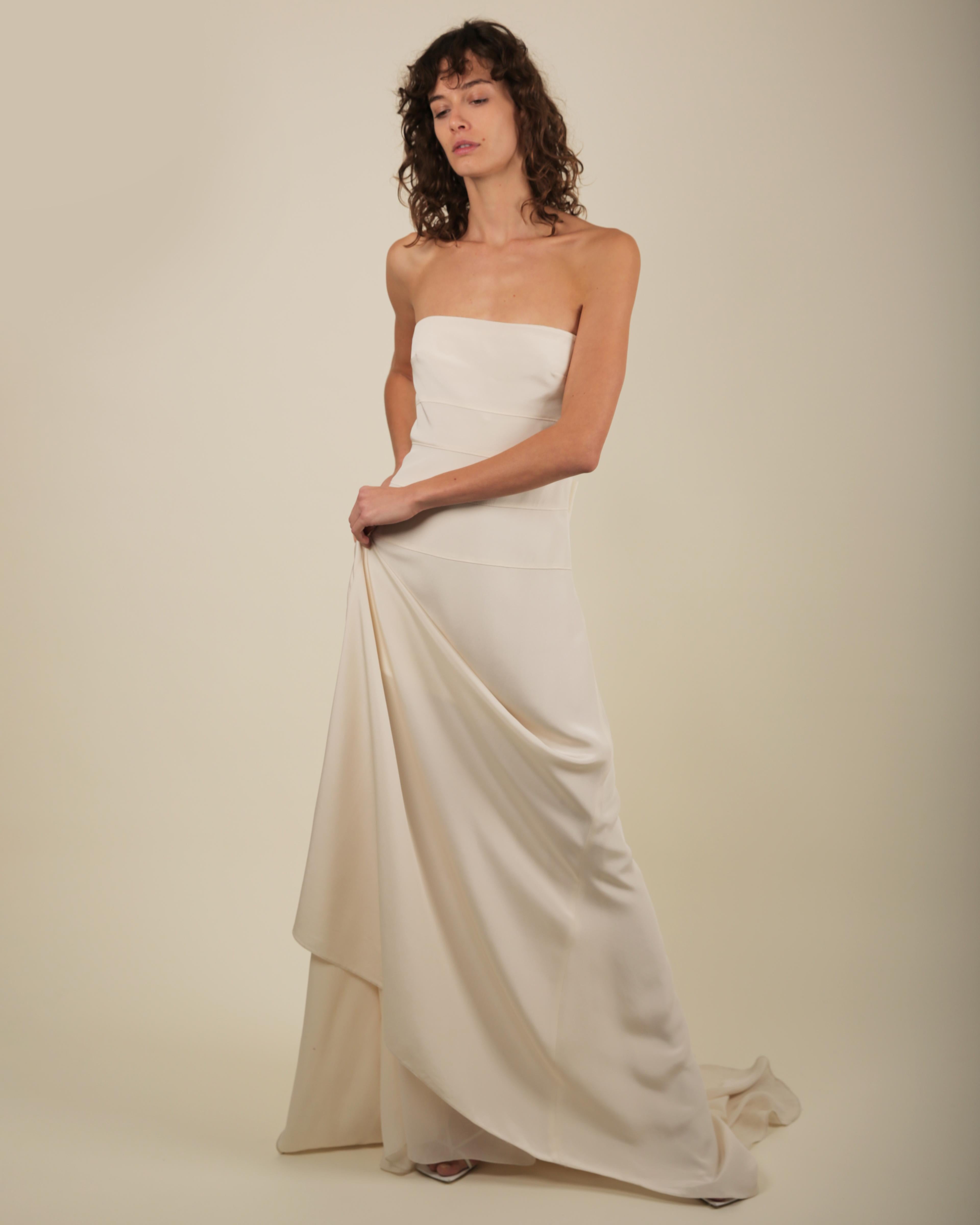 Valentino wedding ivory strapless fitted bodice bow back silk train dress dress S en vente 10