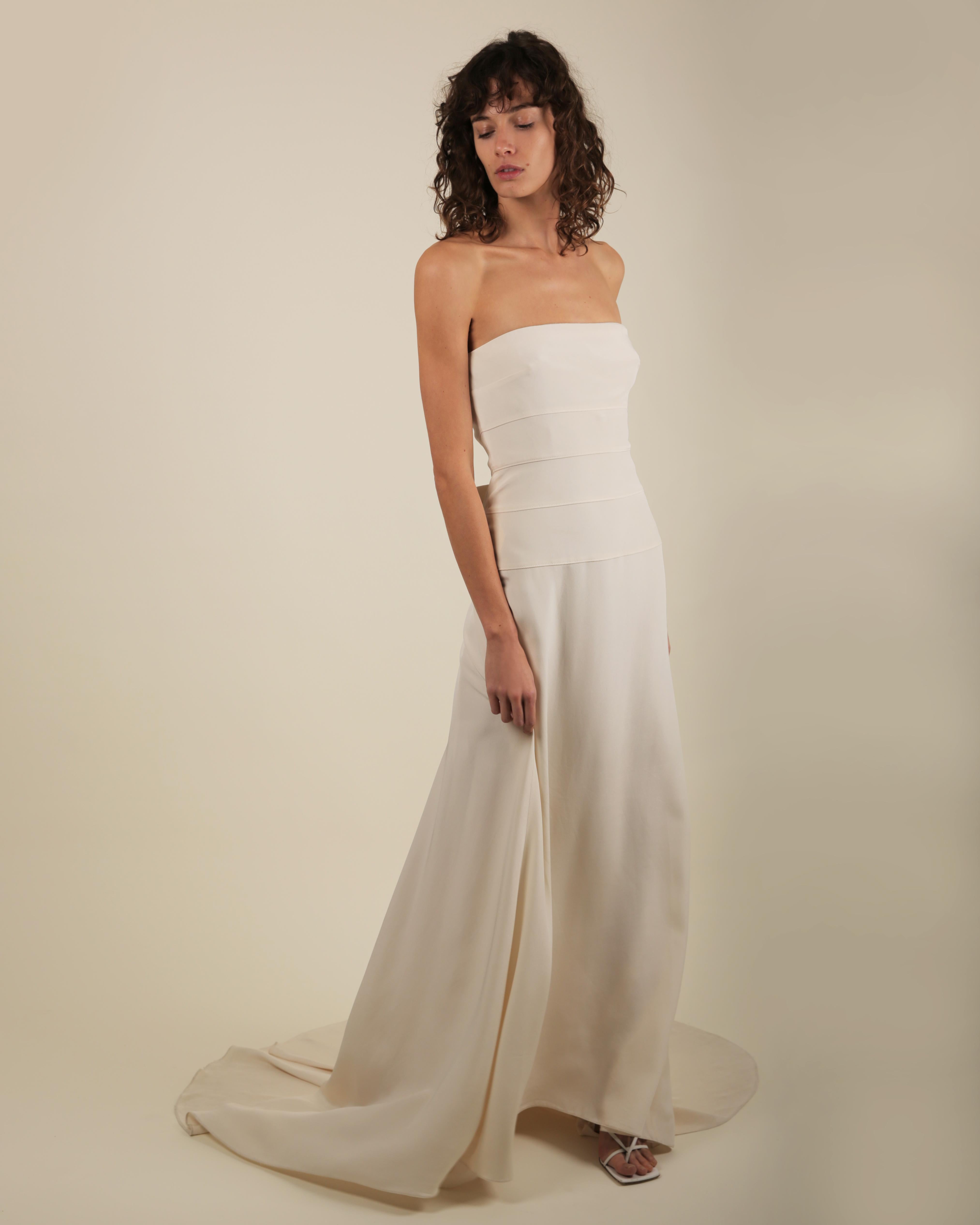 Valentino wedding ivory strapless fitted bodice bow back silk train dress dress S en vente 11