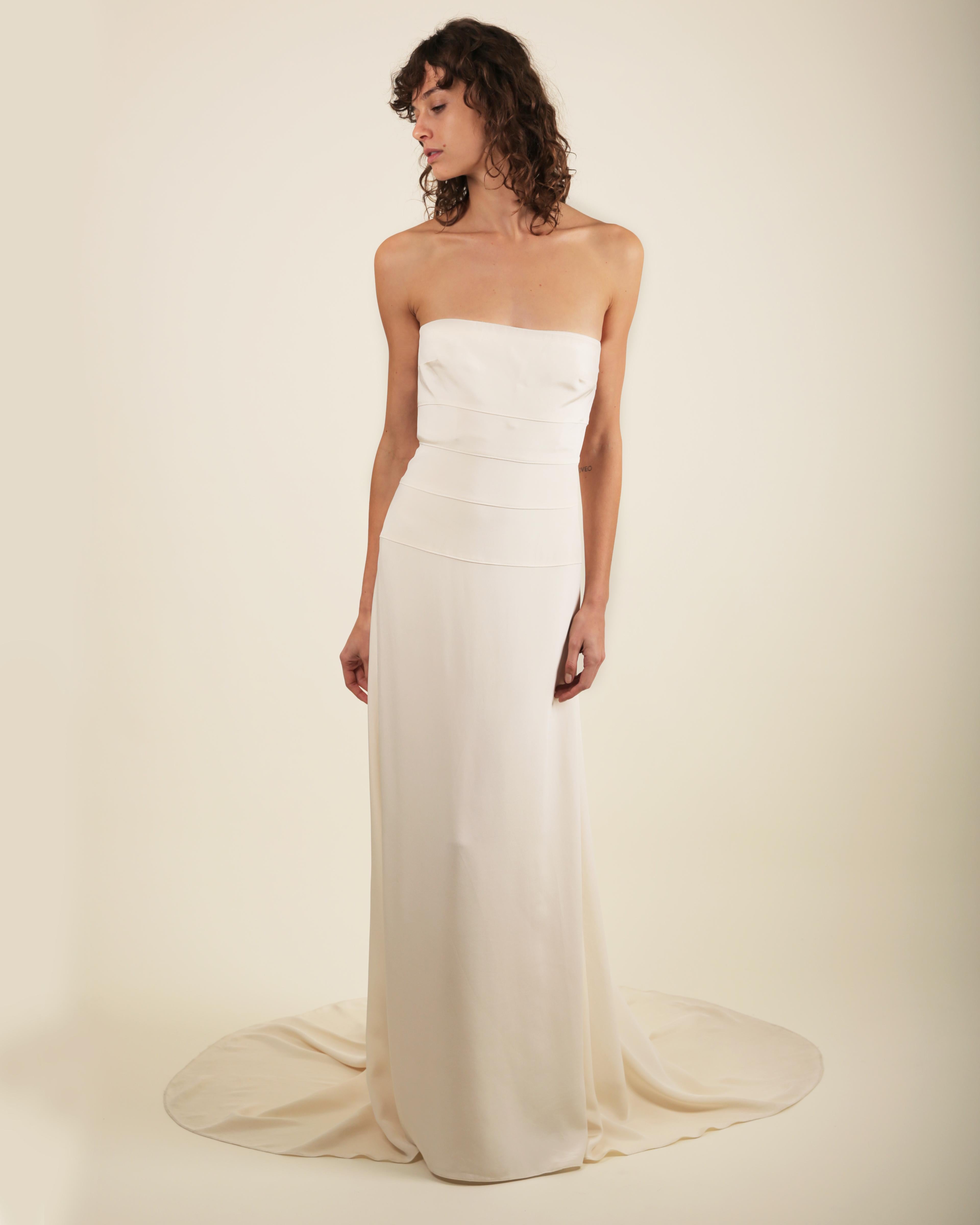 Valentino wedding ivory strapless fitted bodice bow back silk train dress dress S en vente 12