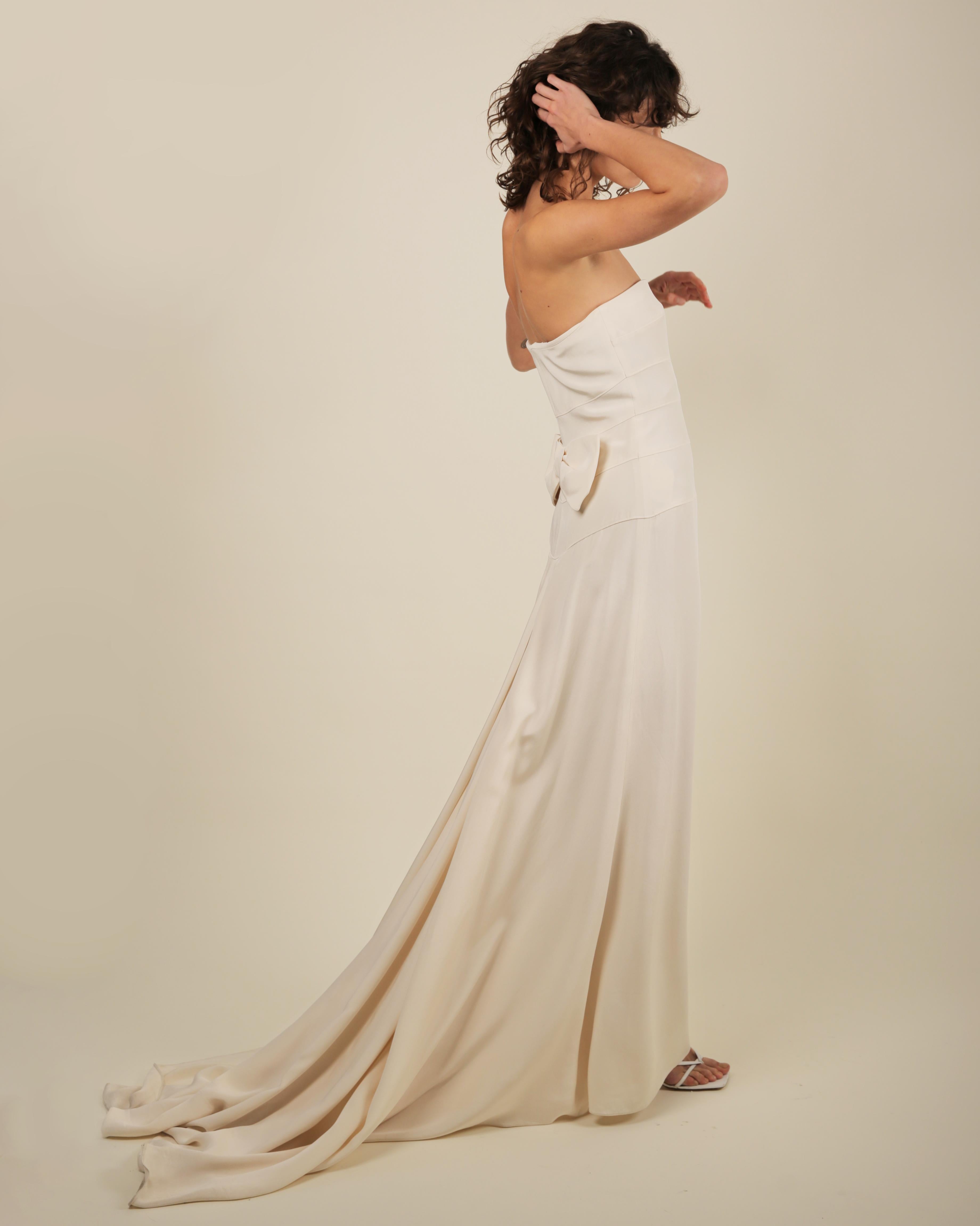 Valentino wedding ivory strapless fitted bodice bow back silk train dress dress S en vente 13