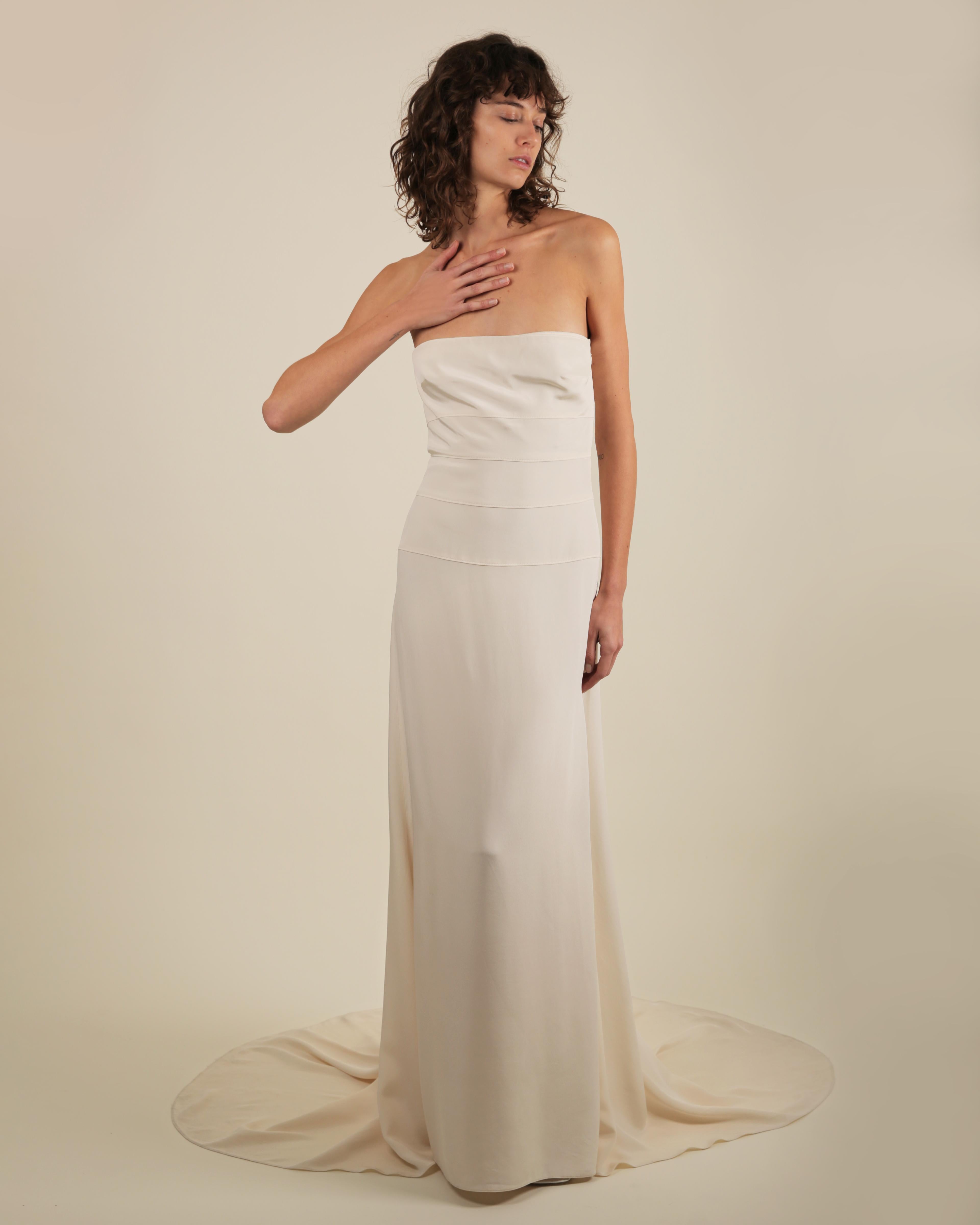 Valentino wedding ivory strapless fitted bodice bow back silk train dress dress S Bon état - En vente à Paris, FR