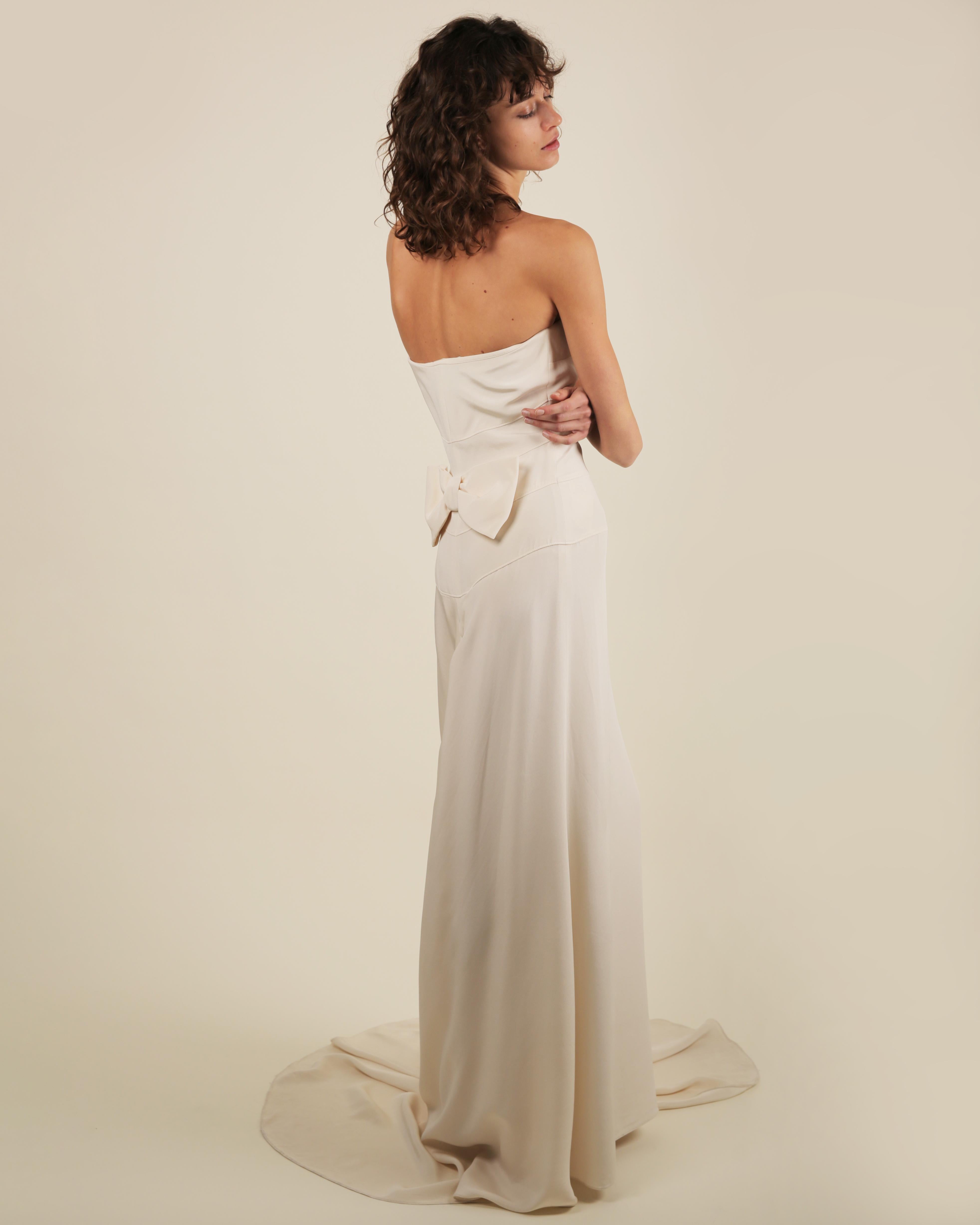Valentino wedding ivory strapless fitted bodice bow back silk train dress dress S en vente 3