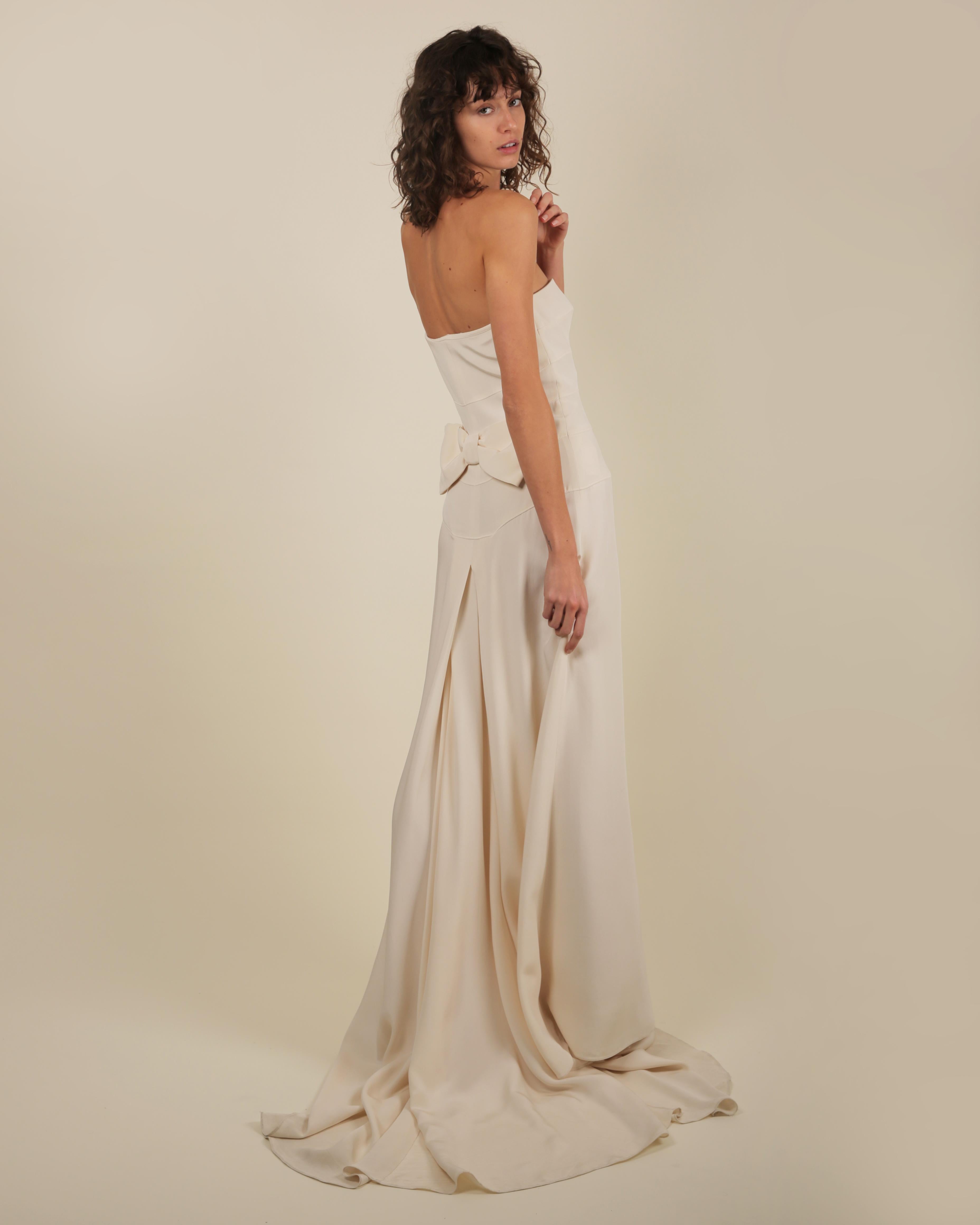Valentino wedding ivory strapless fitted bodice bow back silk train dress dress S en vente 4