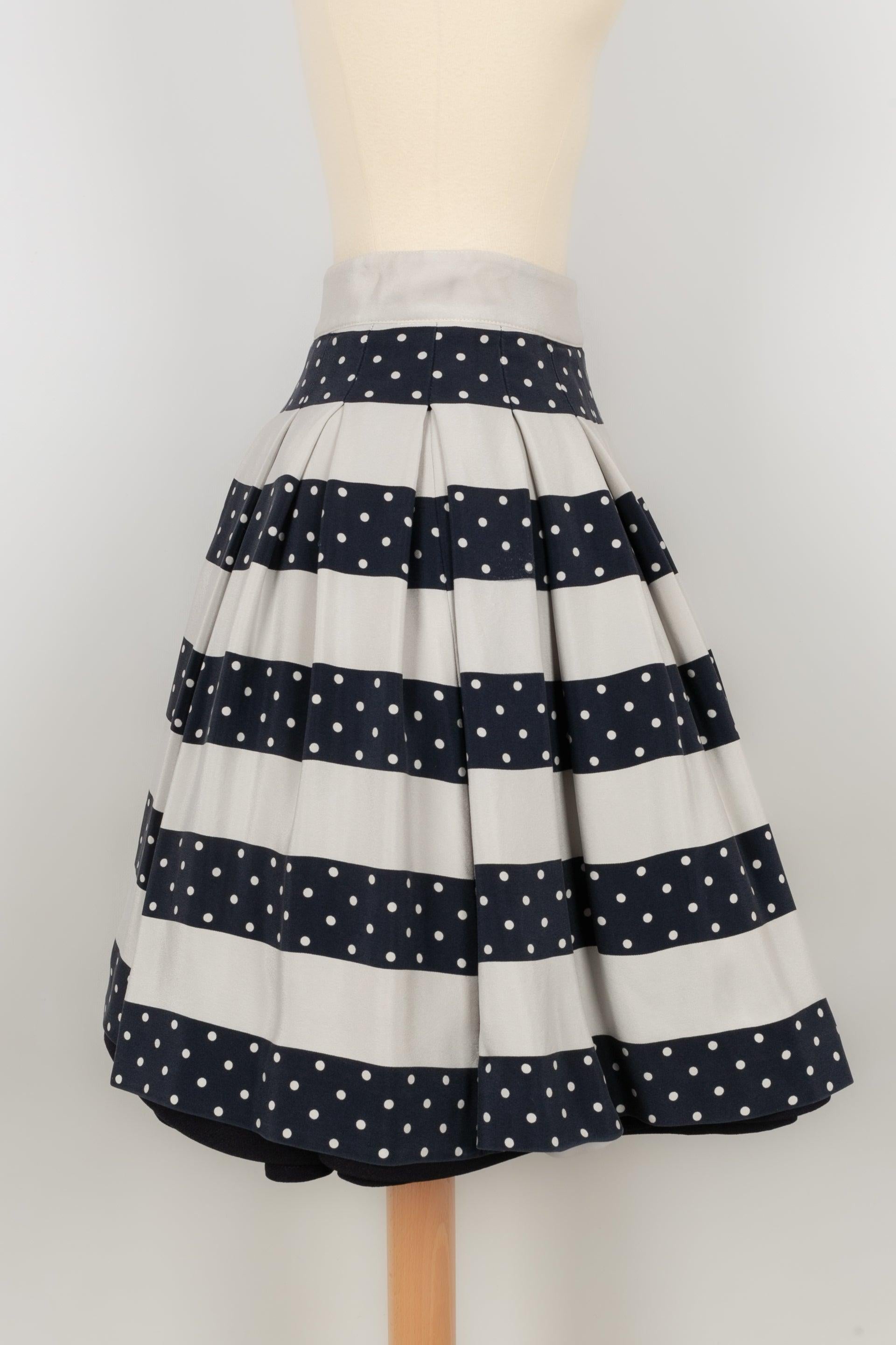 Women's Valentino White and Blue Silk Dotted Skirt For Sale