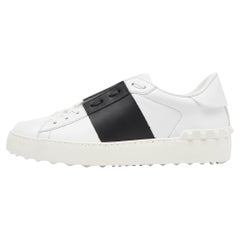 Valentino Weiß/Schwarz Leder Open Rockstud Low Top Sneakers Größe 37.5