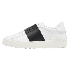 Valentino Weiß/Schwarz Leder Open Rockstud Low Top Sneakers Größe 37.5
