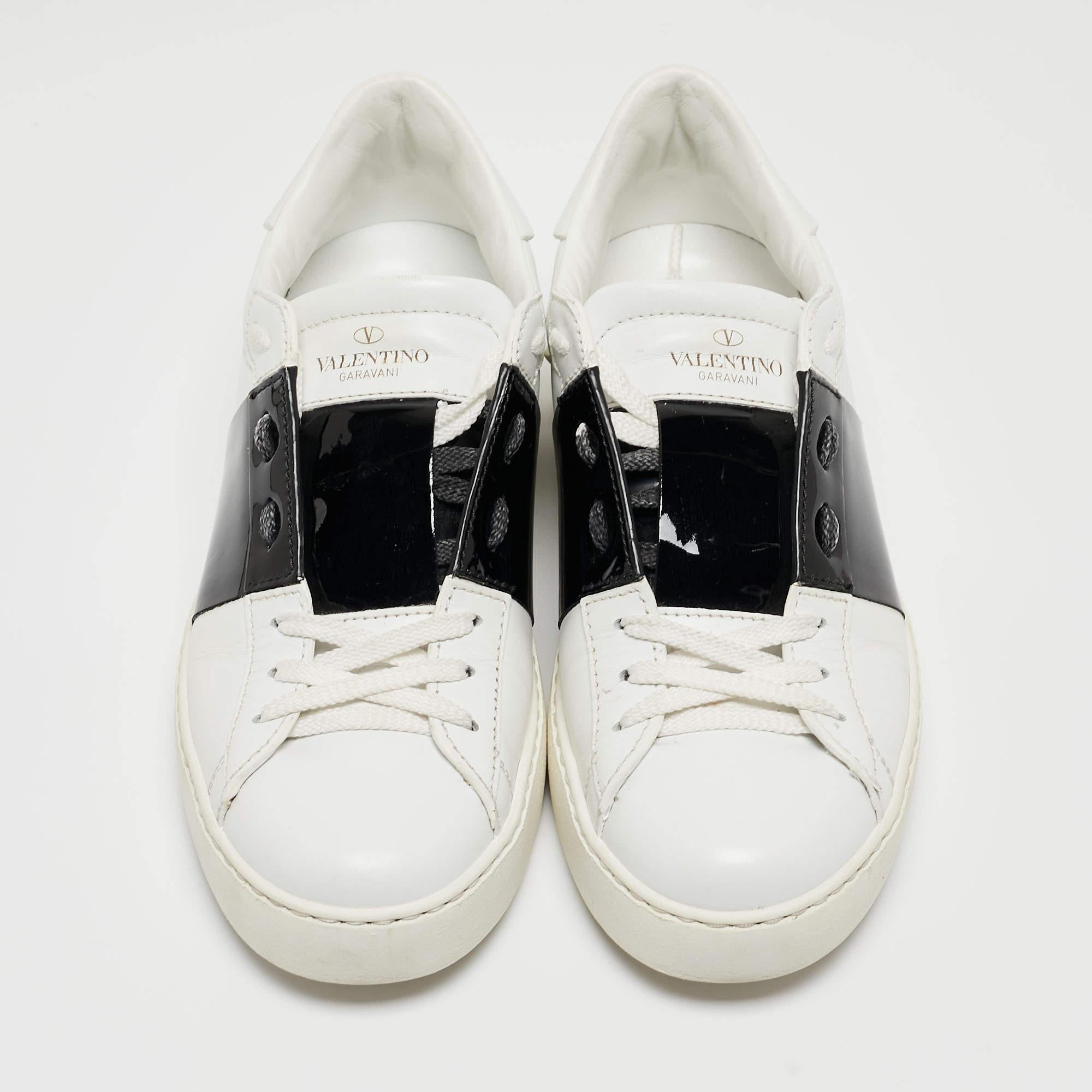 Women's Valentino White/Black Leather Rockstud Low Top Sneakers Size 38