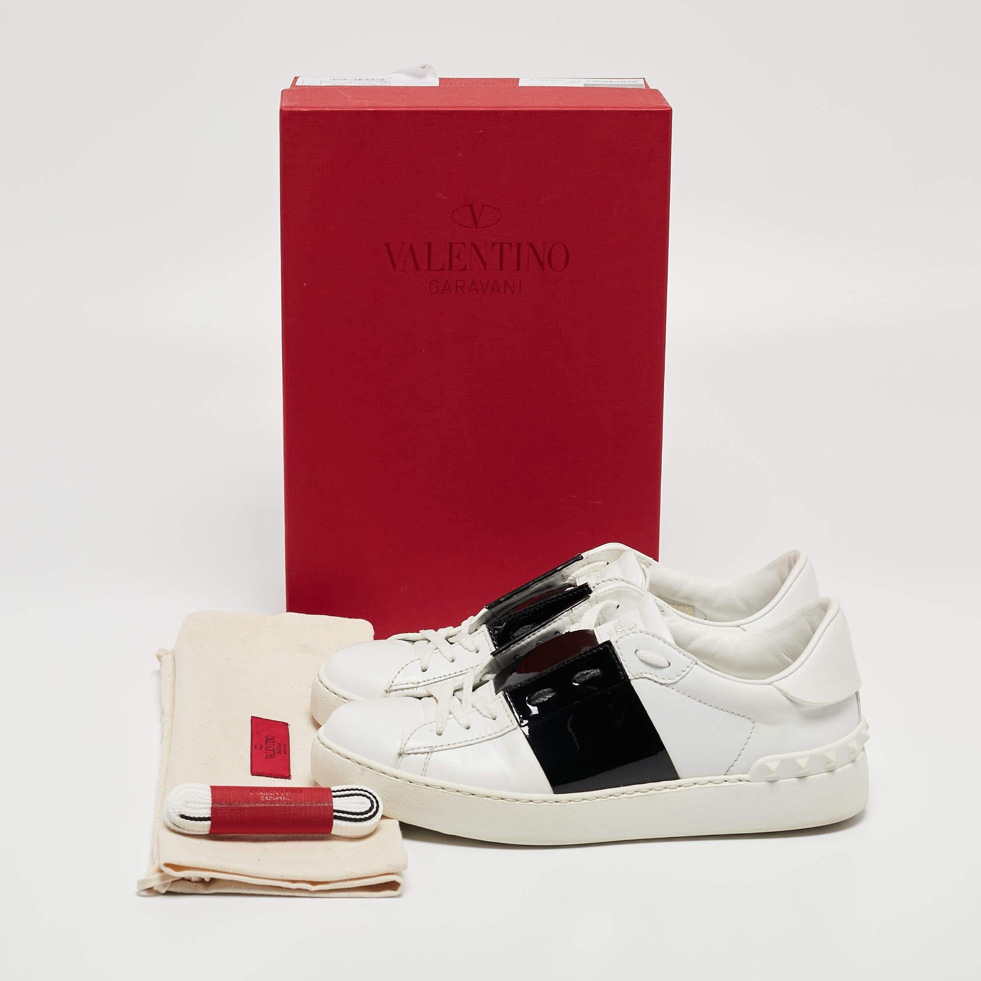 Valentino White/Black Leather Rockstud Low Top Sneakers Size 38 5