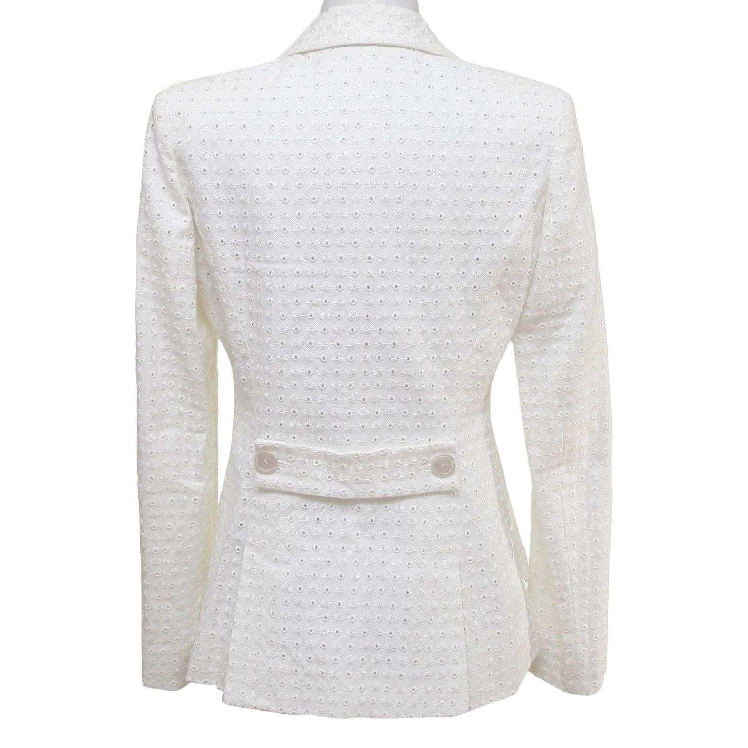 Valentino White Blazer Jacket Eyelet Cotton Viscose Long Sleeve Lined Sz 4 In Good Condition For Sale In Hollywood, FL