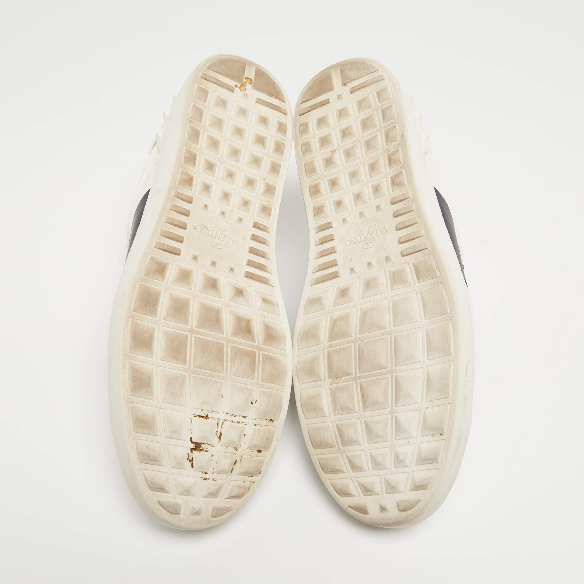 Valentino White/Blue Leather Open Stud Lace Up Sneakers Size 45 For Sale 4