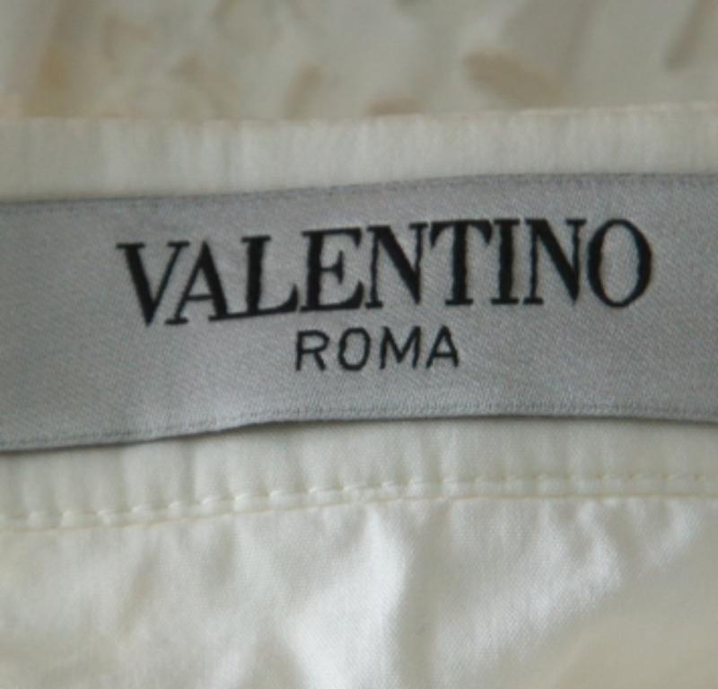 Valentino - Haut à manches bouffantes en coton blanc effet effilé S Bon état - En vente à Dubai, Al Qouz 2