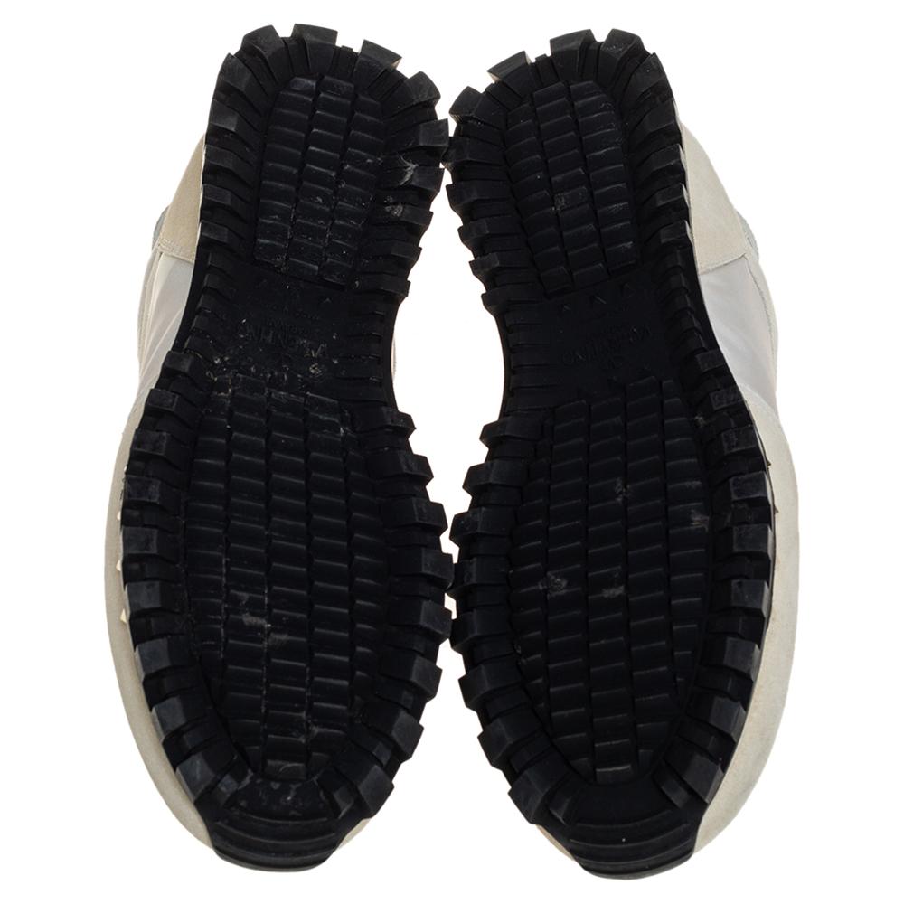 Valentino White/Cream Suede And Nylon Rockstud Sneakers Size 41 In Good Condition In Dubai, Al Qouz 2