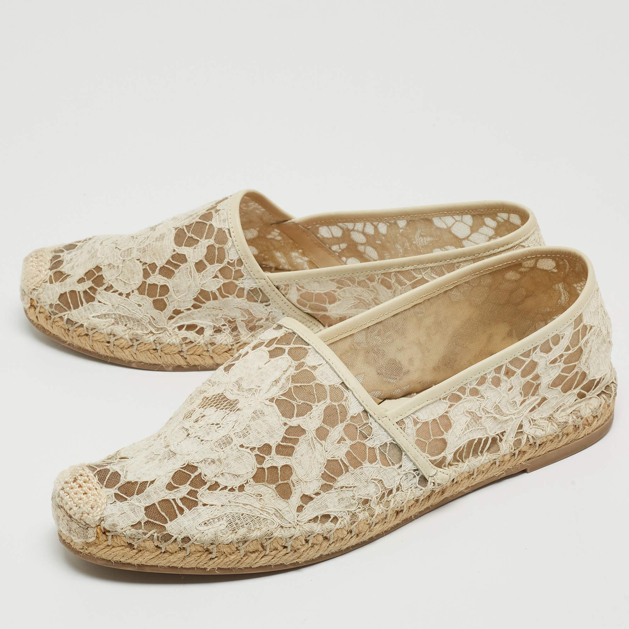 Women's Valentino White Lace Espadrille Flats Size 38 For Sale