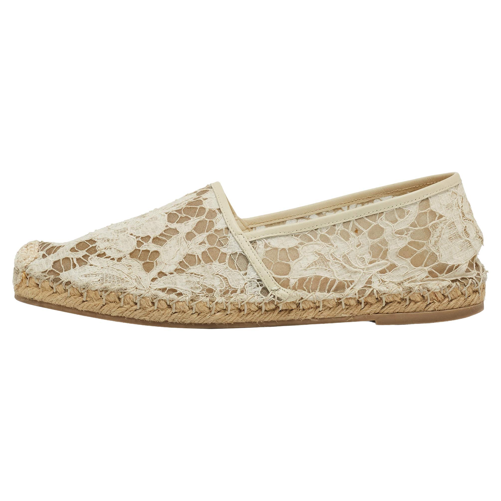 Valentino White Lace Espadrille Flats Size 38 For Sale