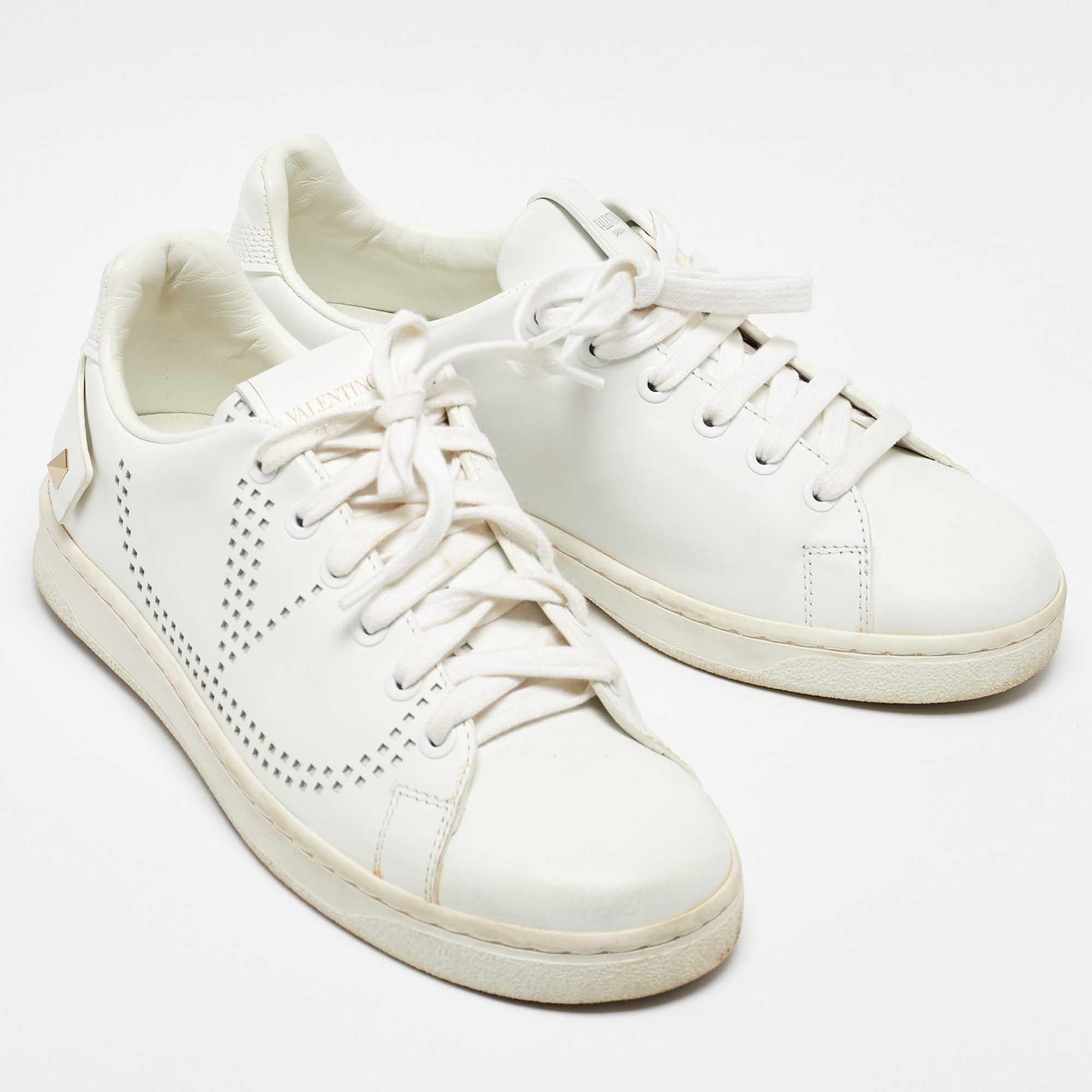 Donna Valentino Sneakers a rete in pelle e piume bianche misura 35.5 in vendita