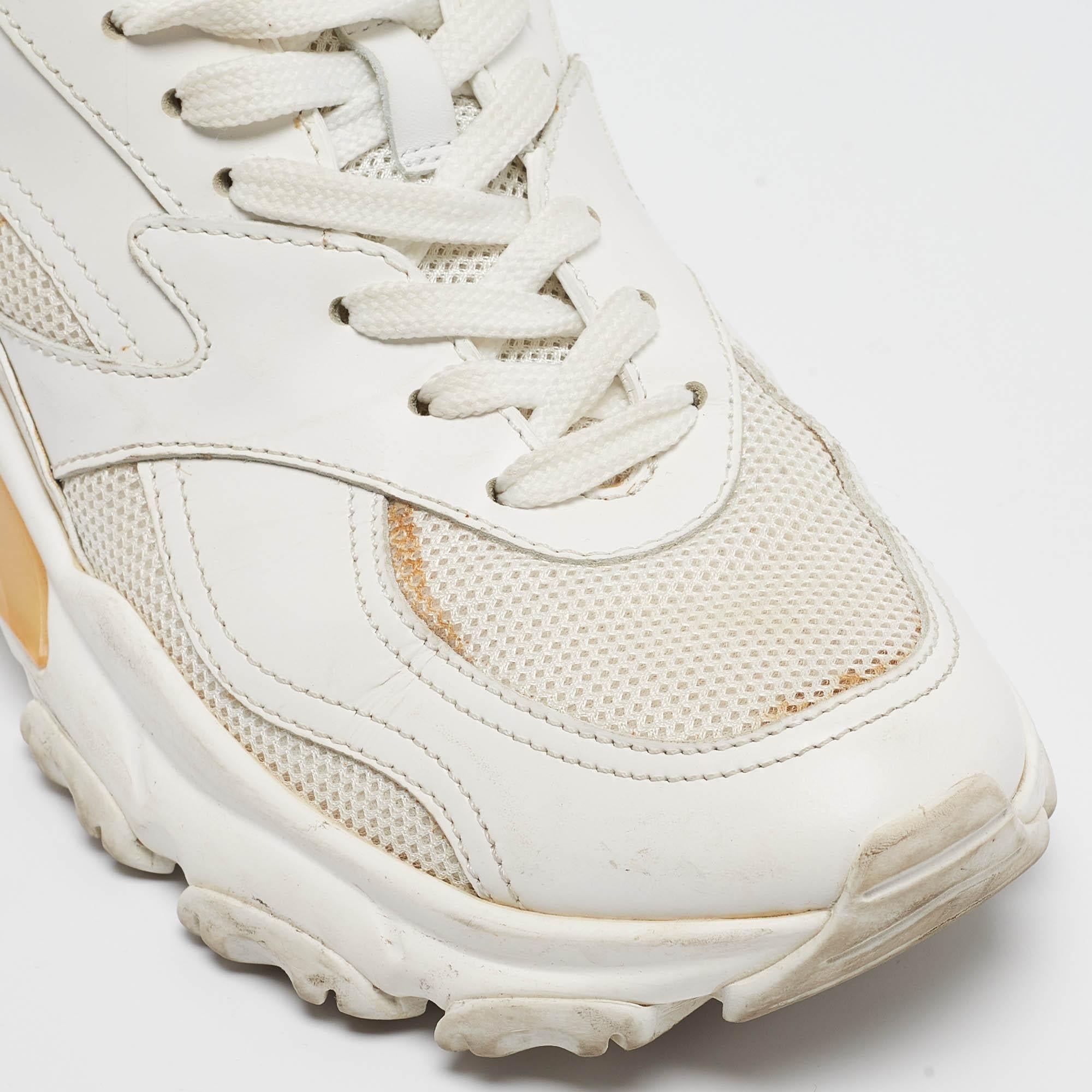 Valentino, scarpe da ginnastica in pelle e rete di colore bianco, misura 37,5 2