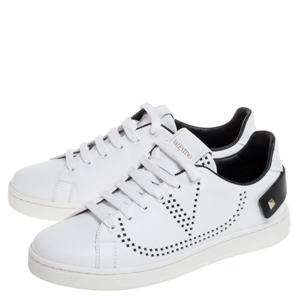 Valentino White leather Backnet Sneakers Size 35 2
