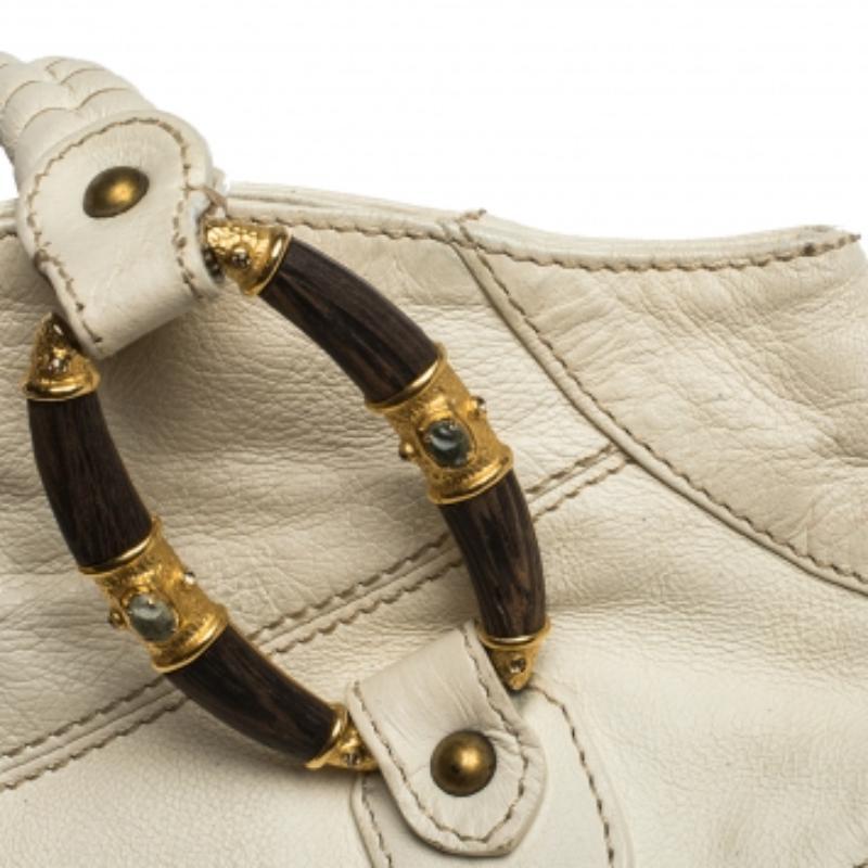 Hobo di Valentino in pelle bianca con manico intrecciato In condizioni discrete in vendita a Dubai, Al Qouz 2