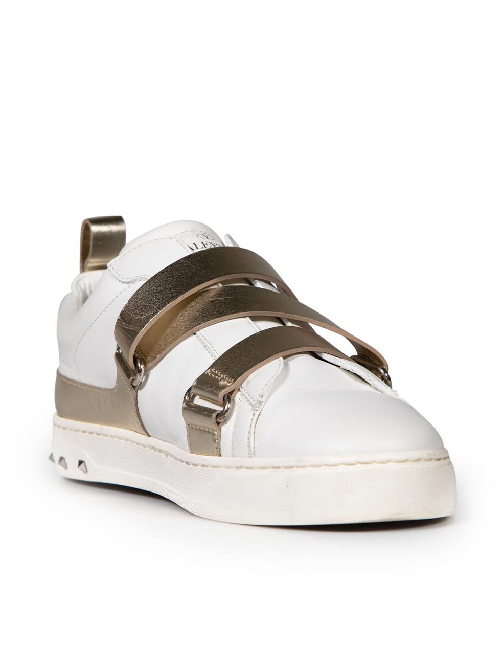 Valentino White Leather Gold Buckle Trainers Size IT 38.5 In Good Condition For Sale In London, GB