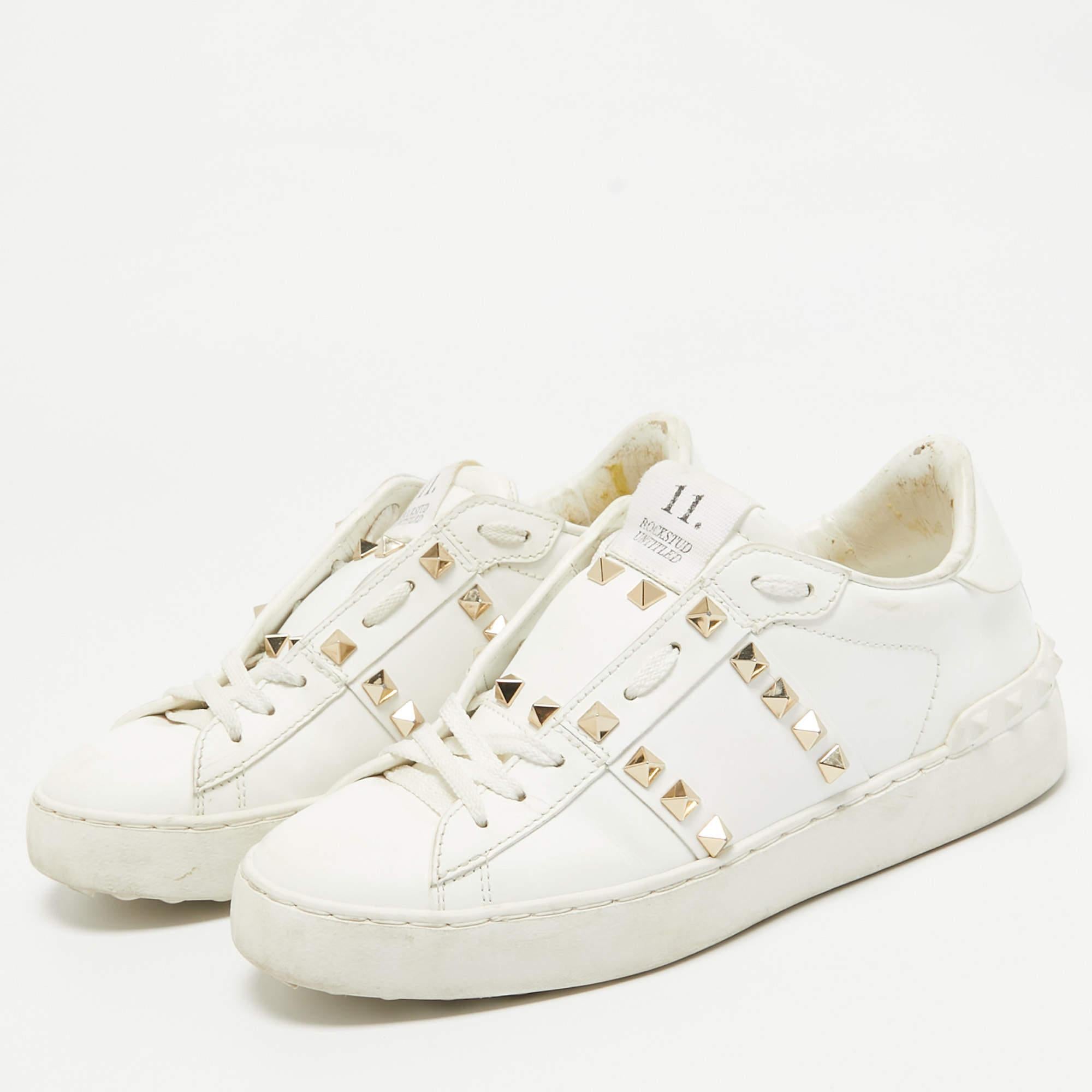Bringing both ease and fashion in full are these Valentino white sneakers. They are designed using only the best materials for high durability. Wear them on long days for a luxe style without compromising on the comfort factor.