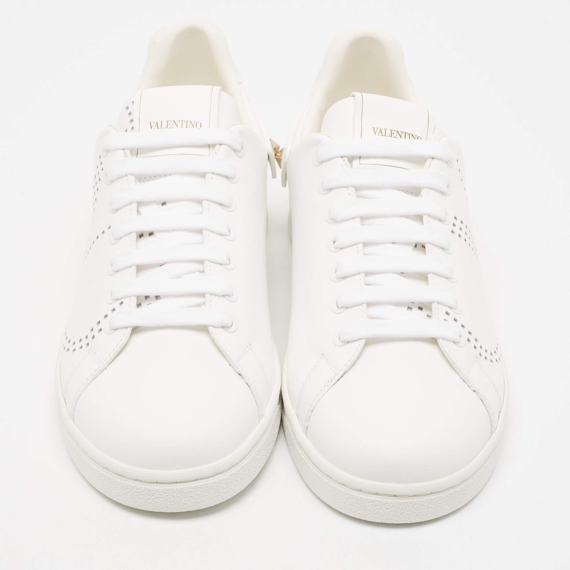 Coming in a classic silhouette, these designer sneakers are a seamless combination of luxury, comfort, and style. These sneakers are finished with signature details and comfortable insoles.

Includes
Original Dustbag, white box, extra lace, Info