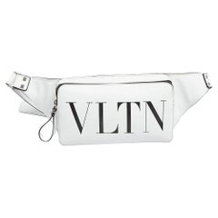 Valentino - Sac à ceinture en cuir blanc VLTN