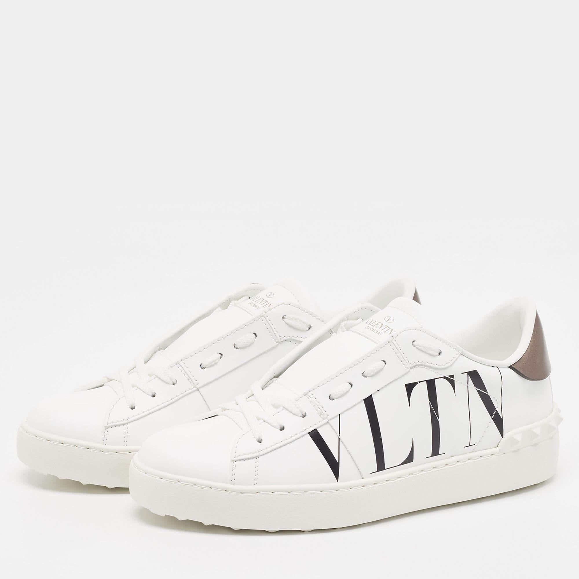 Coming in a classic silhouette, these designer sneakers are a seamless combination of luxury, comfort, and style. These sneakers are finished with signature details and comfortable insoles.

Includes: Extra lace, Original Dustbag, Original Box, Info