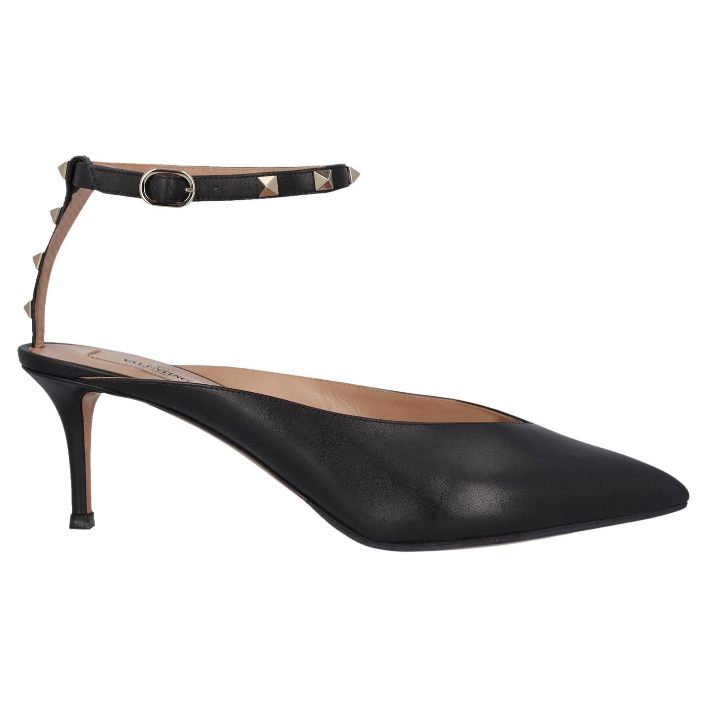 Valentino Black Leather Star Studded Low Top Sneakers Size 40 For Sale