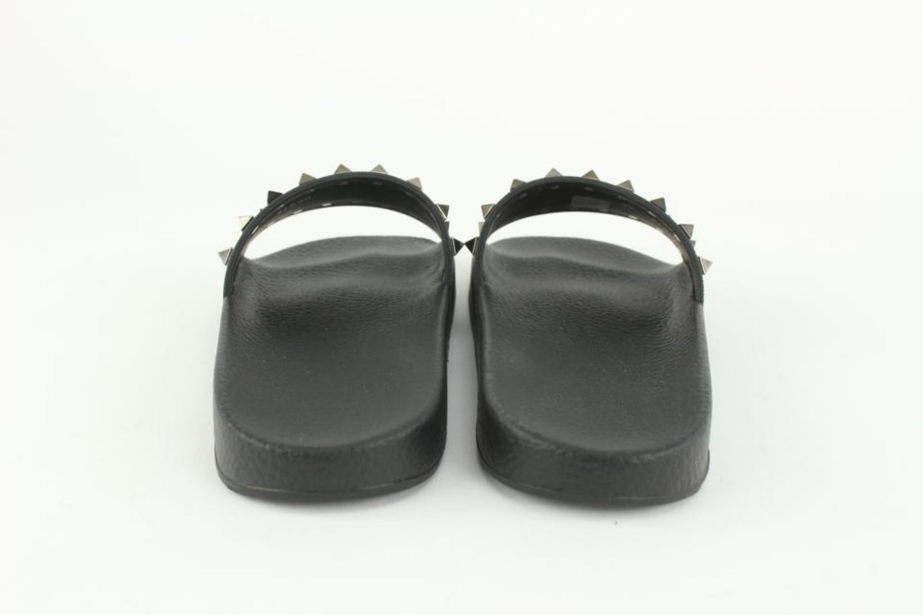Valentino Women's 38 Black Rockstud Rubber Pool Slide Sandal 128v35 For Sale 2