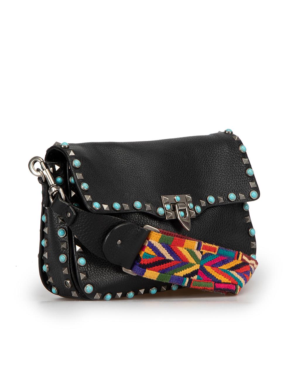 CONDIT ist sehr gut. Minimale Abnutzung der Handtasche ist offensichtlich. Minimale Abnutzung der Hardware mit leichten Kratzern auf diesem gebrauchten Valentino Designer Wiederverkauf Artikel.



Einzelheiten


Schwarz

Leder

Mittlere