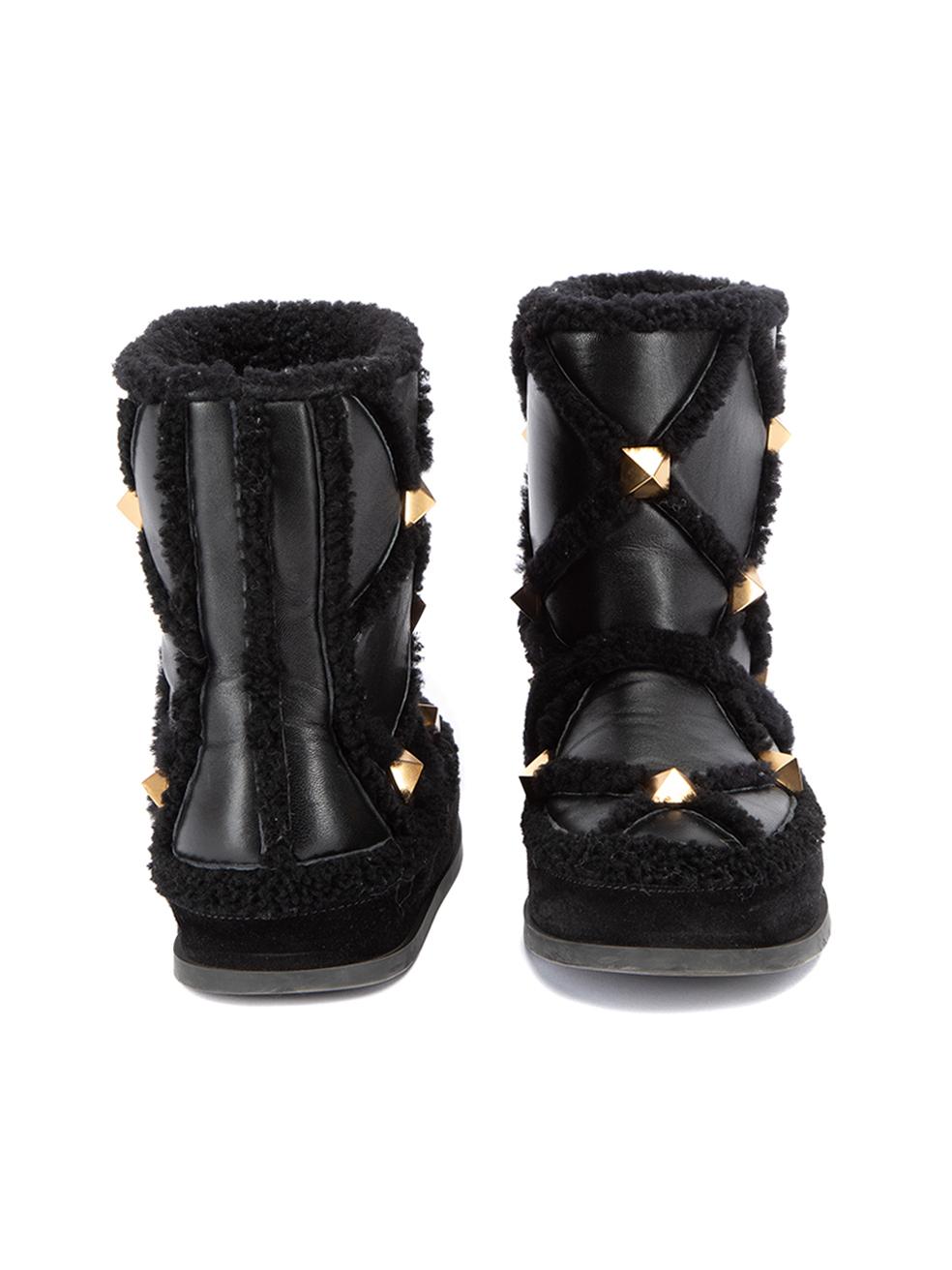 Valentino Women's Black Shearling Lined Rockstud Winter Boots In Excellent Condition In London, GB