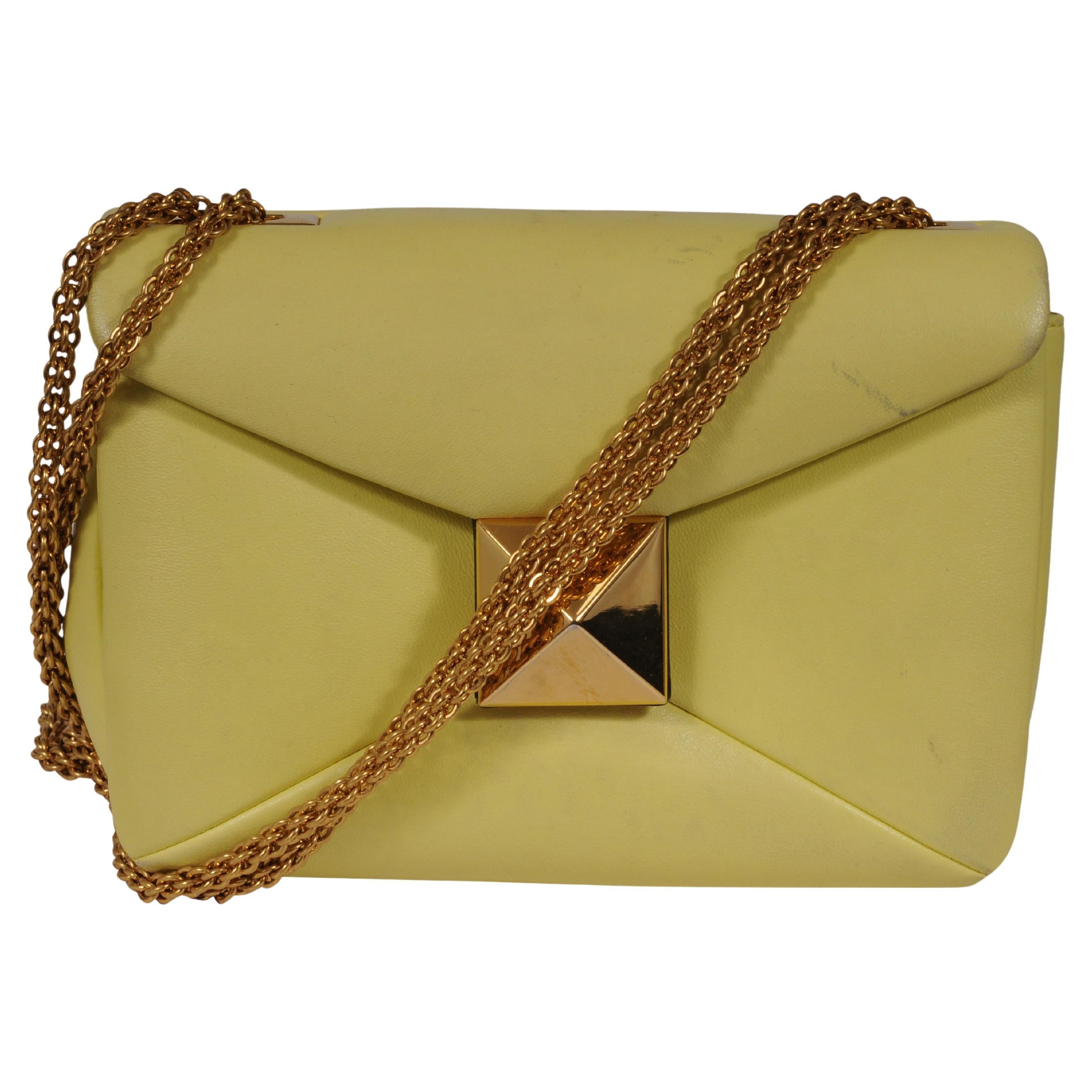 Valentino Womens One Stud Chain Shoulder Bag Yellow Leather Crossbody Tote Bag en vente