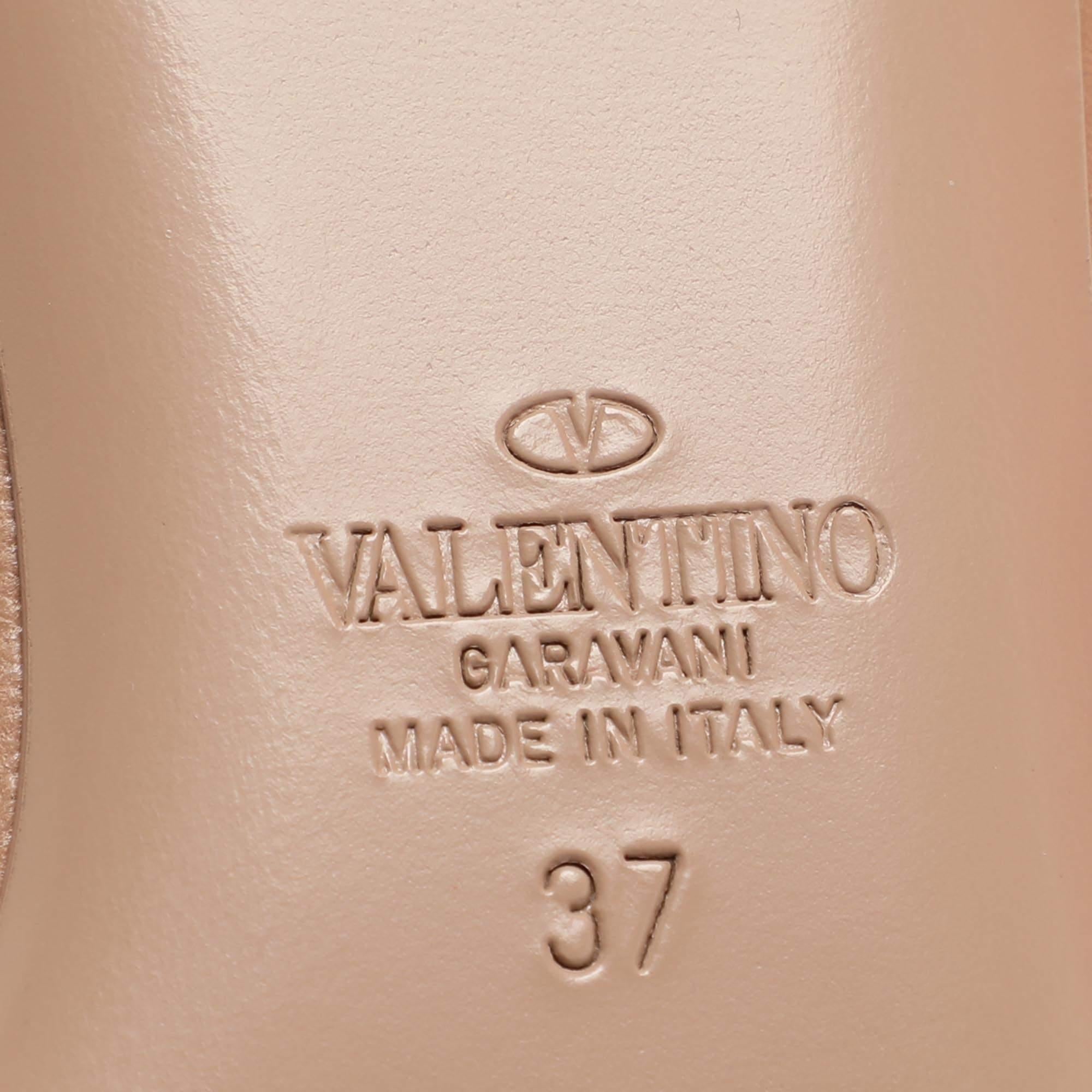 Valentino x Alcove - Chaussures de ballet à bout clouté Rockstud en cuir beige, taille 37 en vente 3