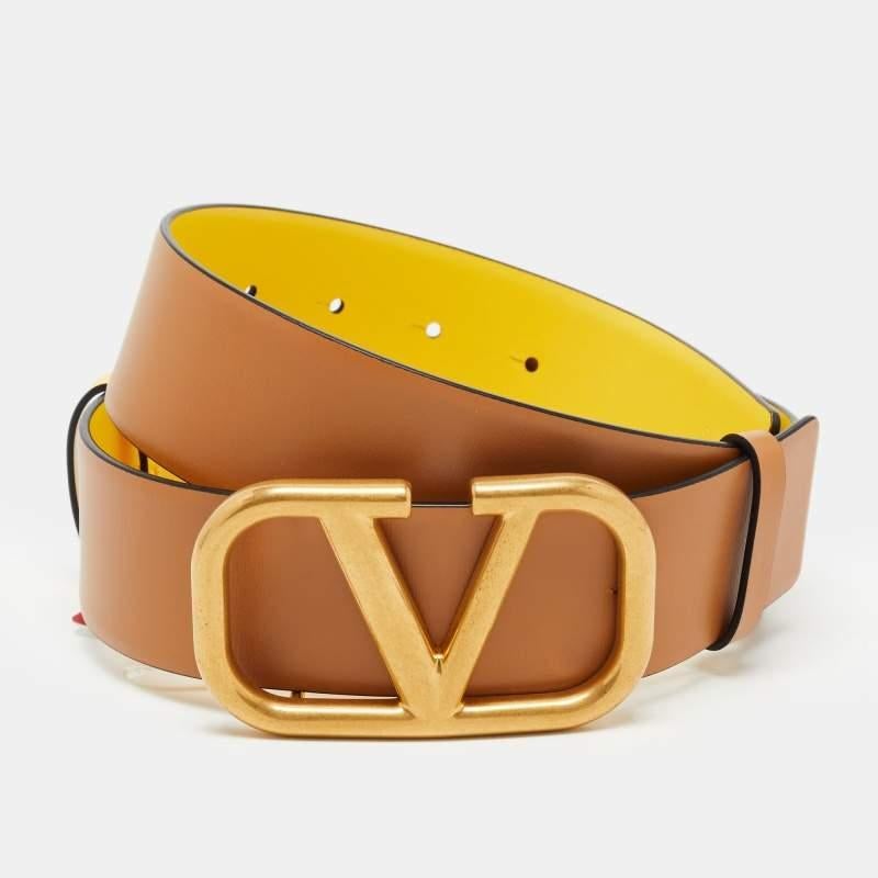 Belts are fine accessories to upgrade any basic look to a statement-making one. We particularly love this offering by Valentino. Formed using leather, the reversible belt has a VLogo buckle for an impeccable finish.

 Includes: Box, Info Booklet,